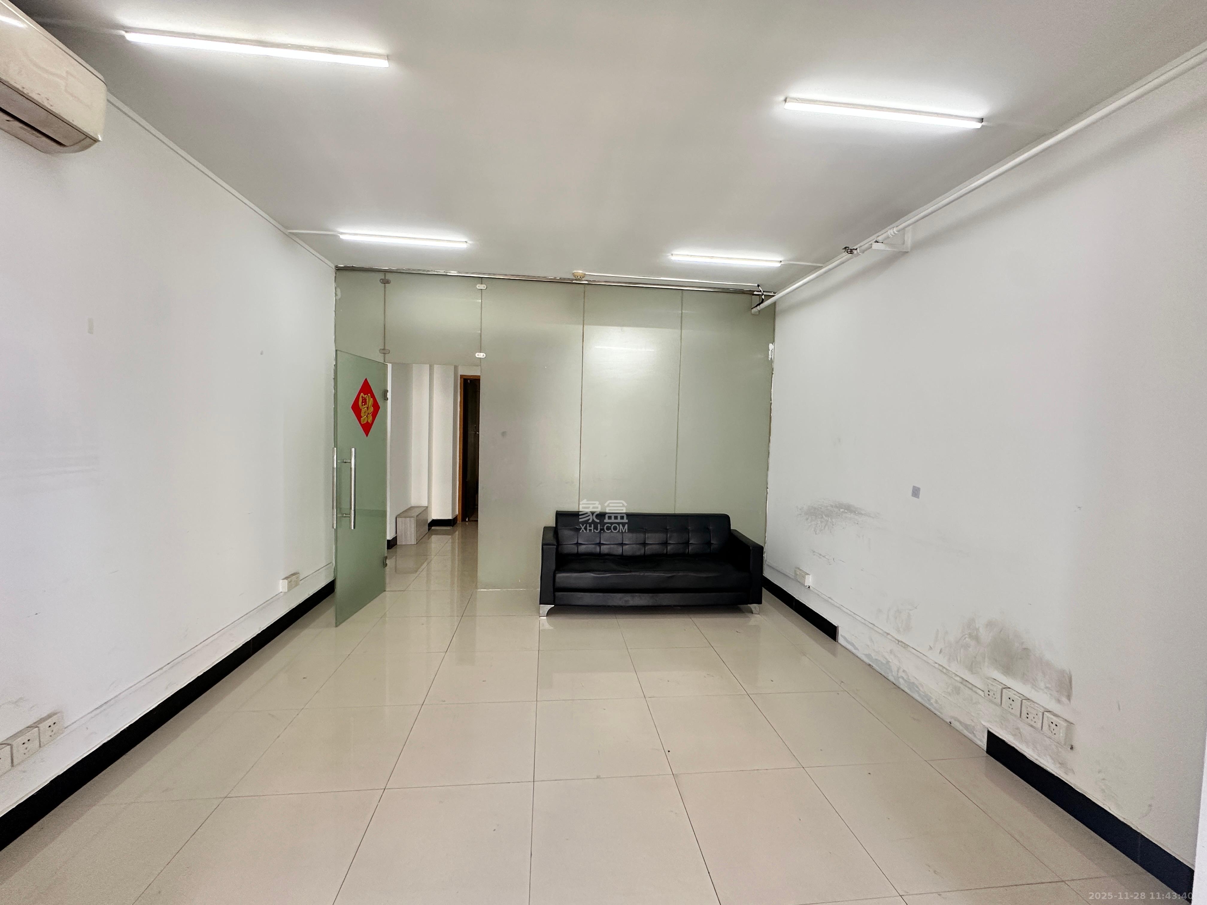 德思勤城市广场（宝格丽公寓）   100.0㎡      2200.0元/月