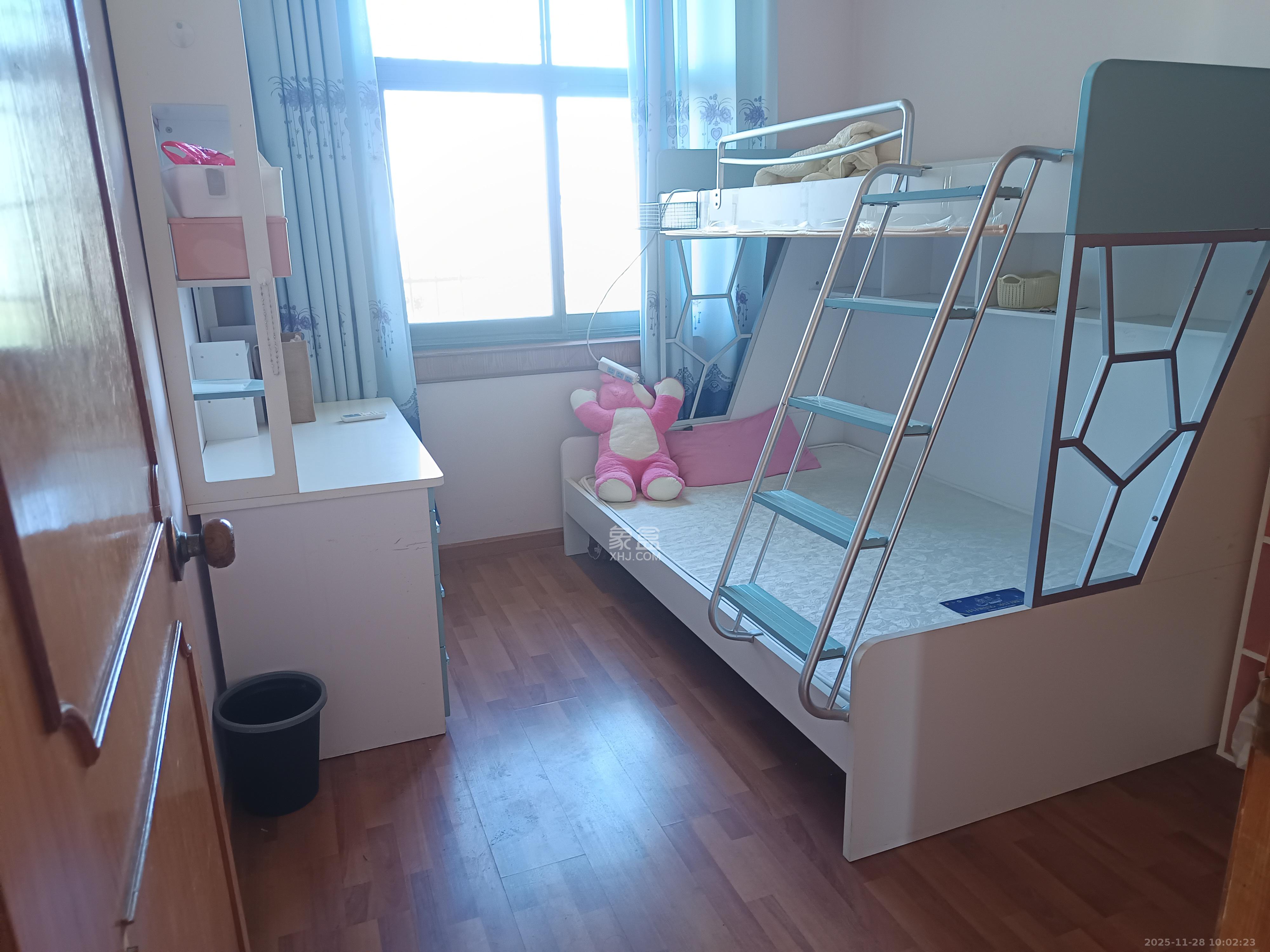 中联科技园  3室2厅1卫    2100.0元/月室内图