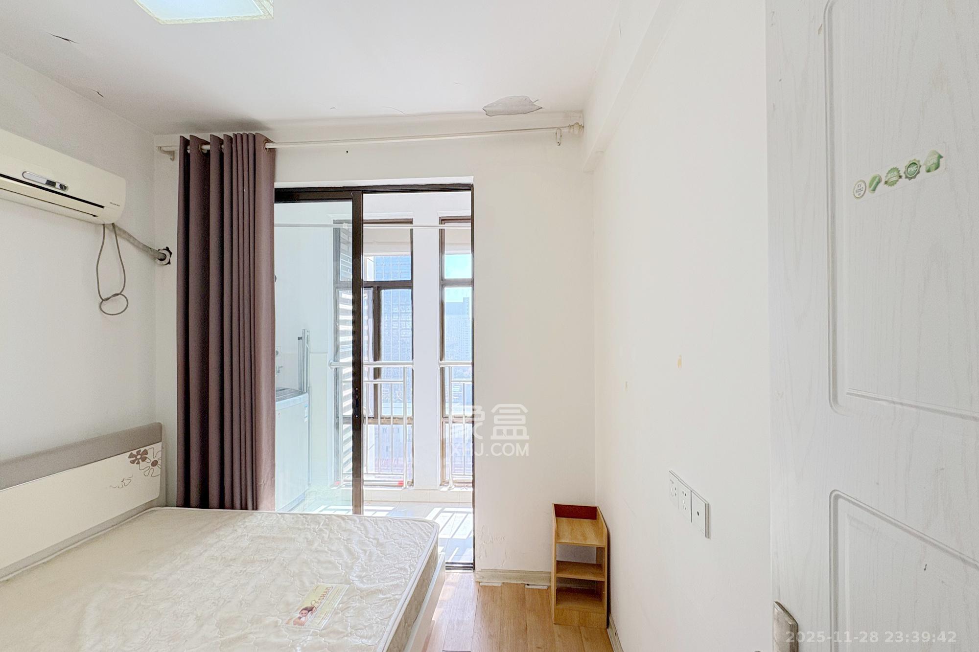 铂宫  2室1厅1卫    110.0万卧室