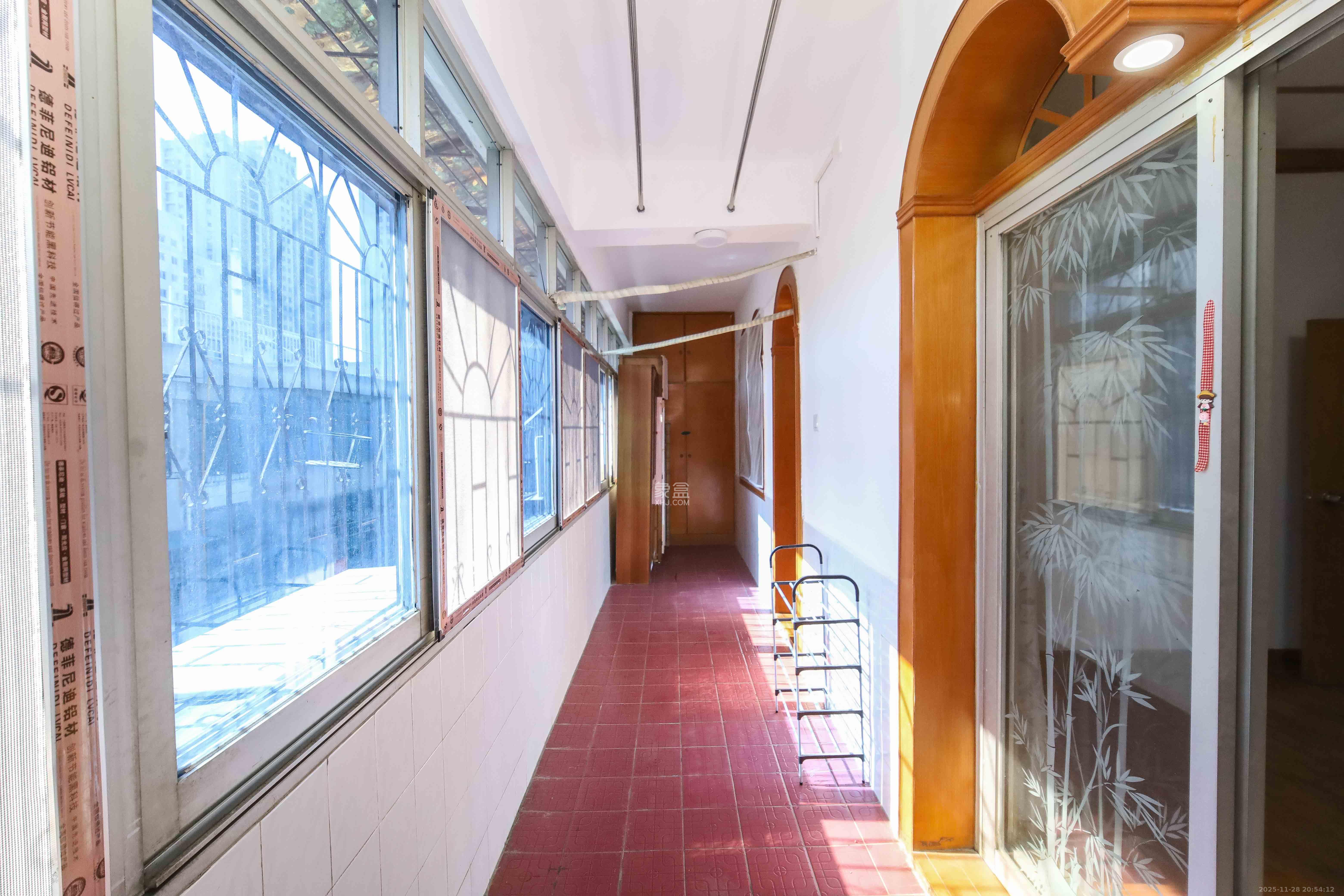 杨家山武警宿舍  3室2厅1卫    69.0万阳台