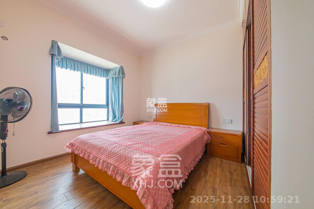 钱隆学府一、二期 3室2厅1卫 2300.0元/月 钱隆学府一、二期 3室2厅1卫 2300.0元/月室内图