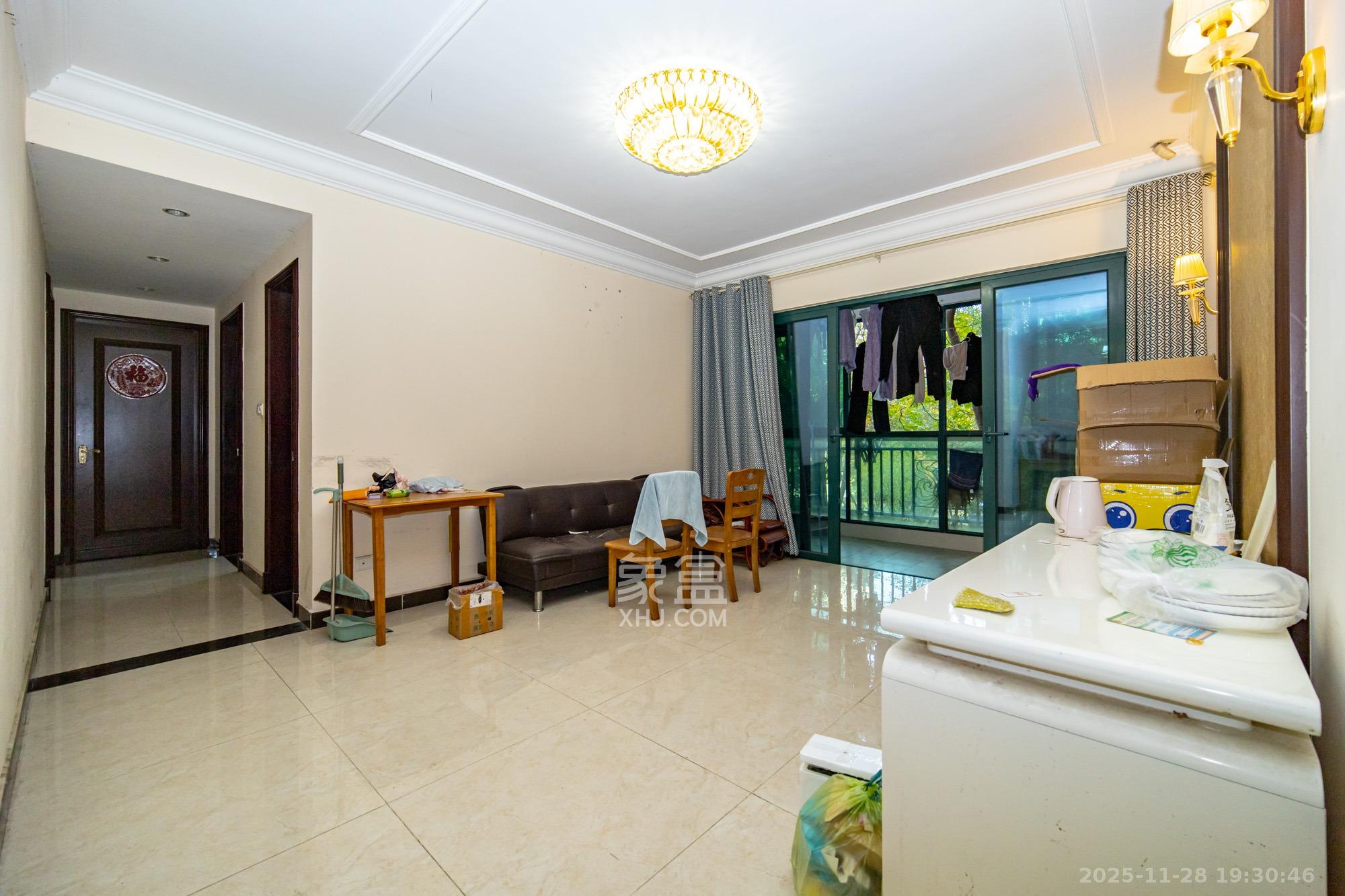 恒大雅苑 3室2厅2卫 78.0万 恒大雅苑 3室2厅2卫 78.0万客厅