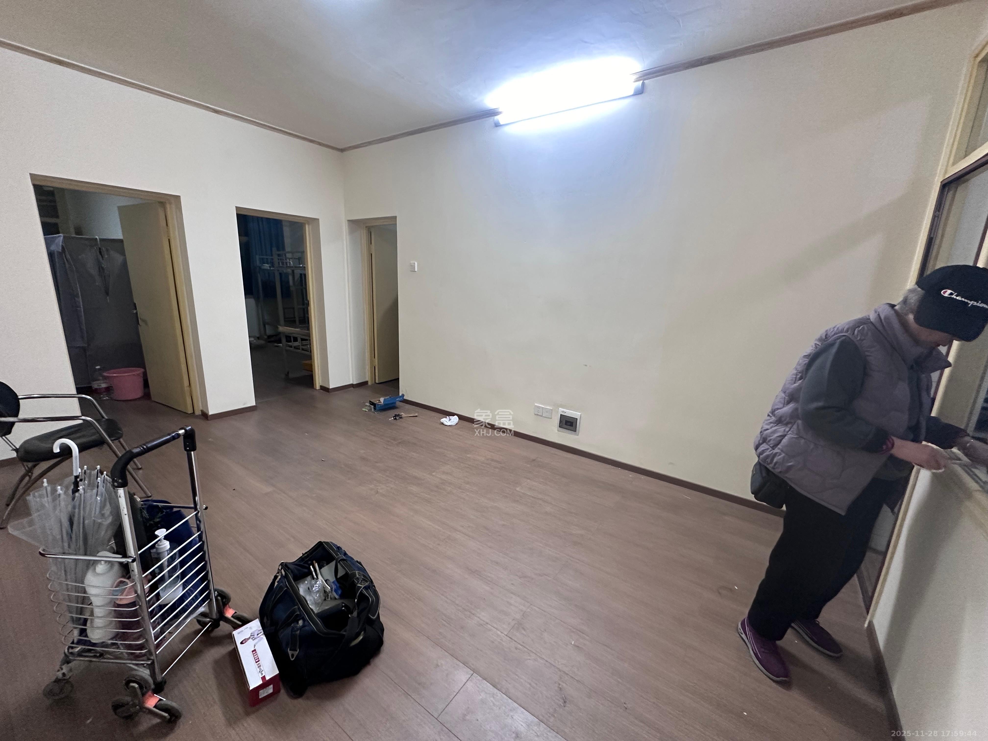 物贸宿舍 3室1厅1卫 3200.0元/月 物贸宿舍 3室1厅1卫 3200.0元/月室内图