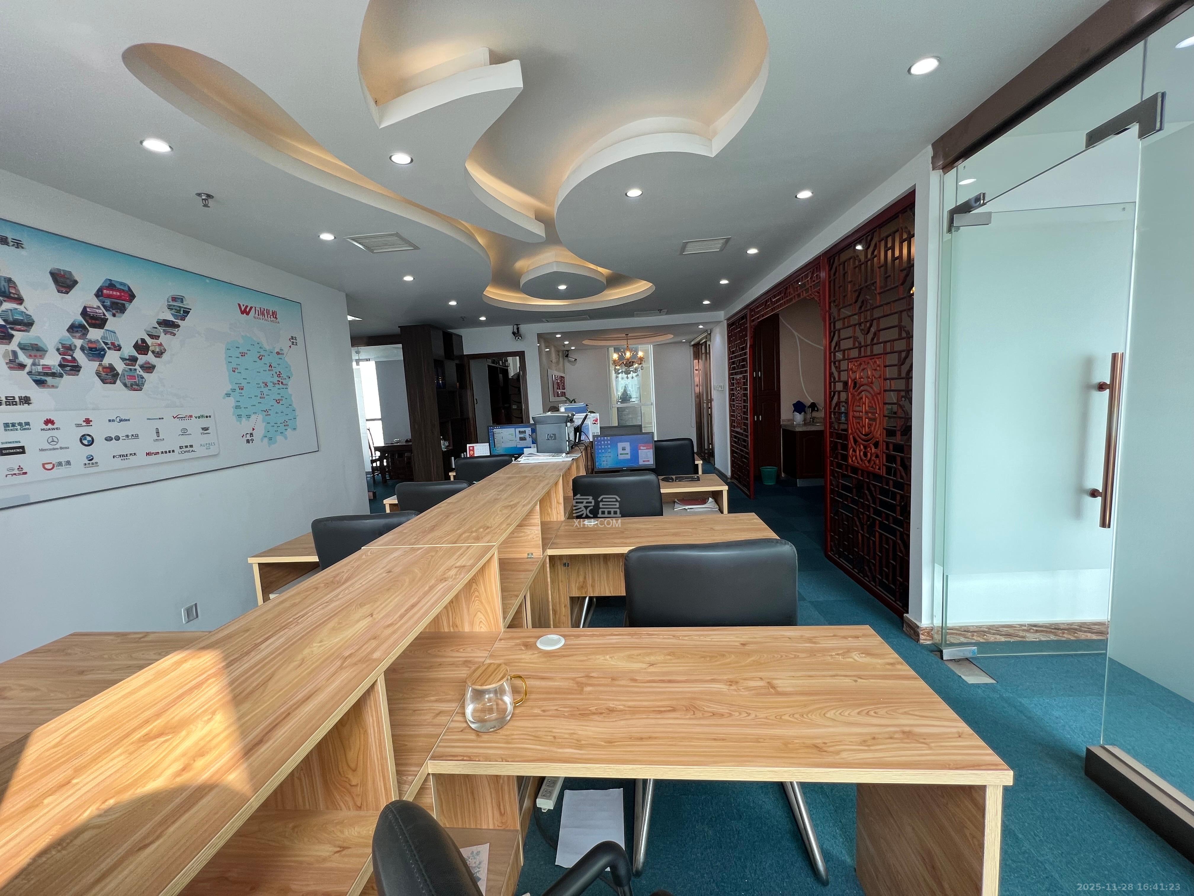 铭诚摩根  3室2厅0卫    8200.0元/月室内图