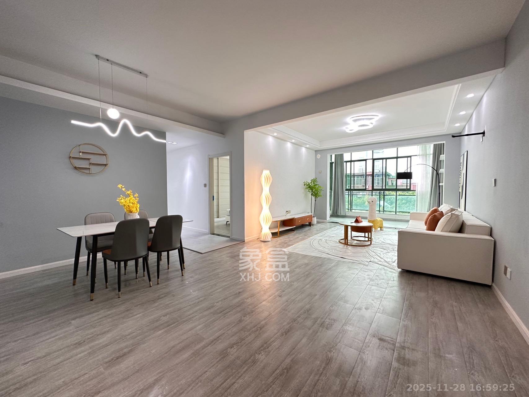 颐美园 3室2厅2卫 3600.0元/月 颐美园 3室2厅2卫 3600.0元/月室内图