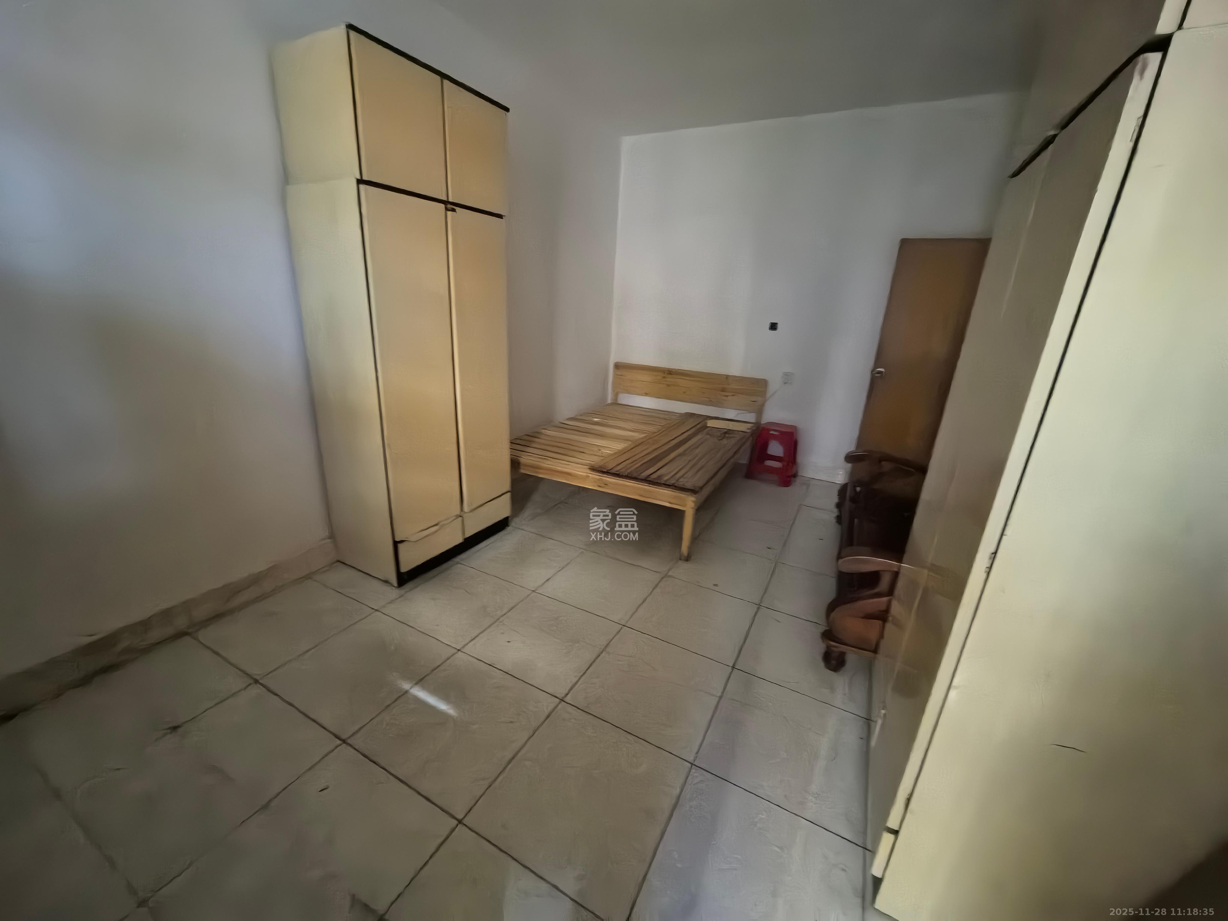 解放四村石子冲  3室1厅1卫    1400.0元/月