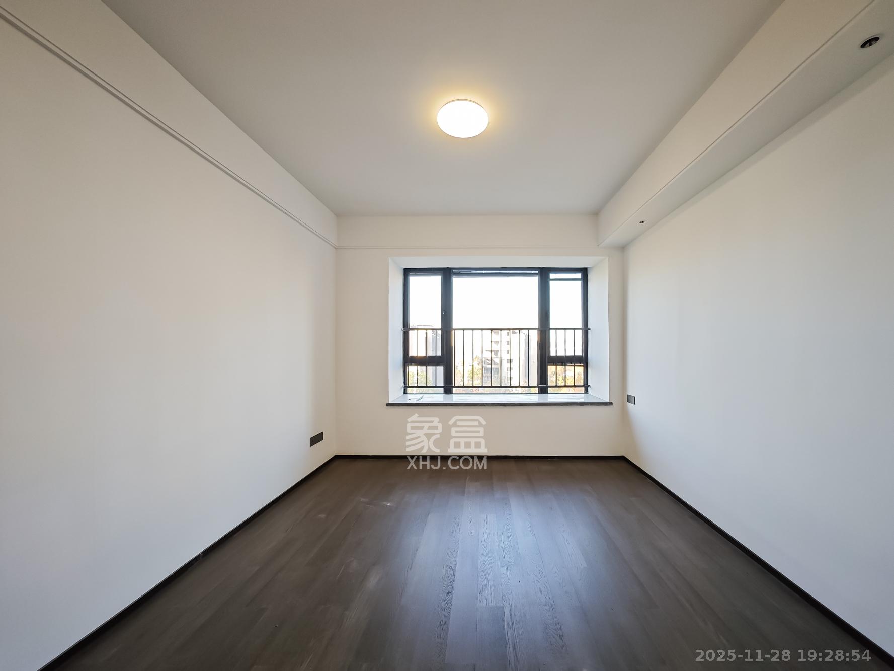 中欣楚天御府B区观澜 4室2厅2卫 450.0万 中欣楚天御府B区观澜 4室2厅2卫 450.0万卧室