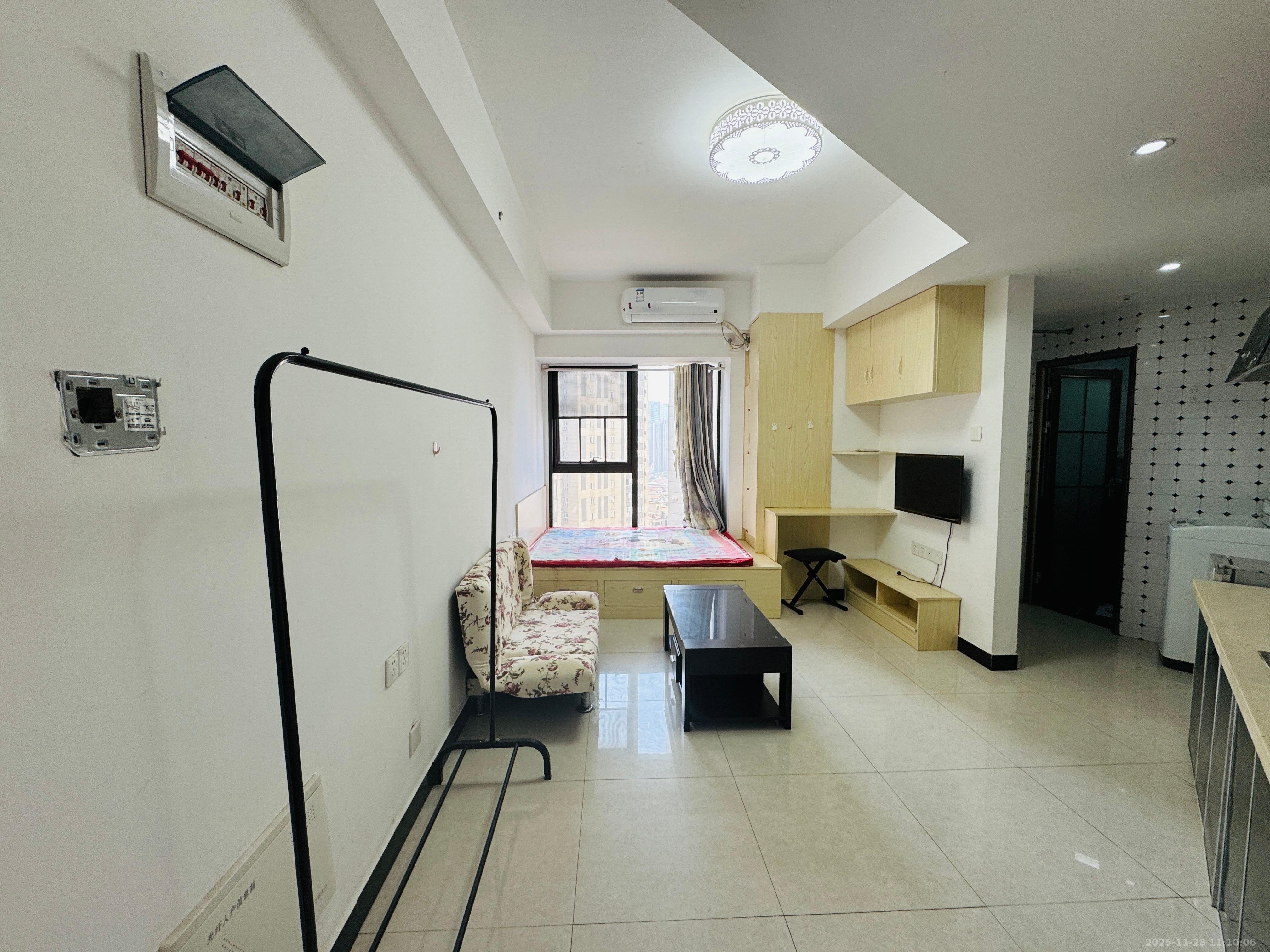 当代滨江MOMA  1室1厅1卫    1200.0元/月室内图