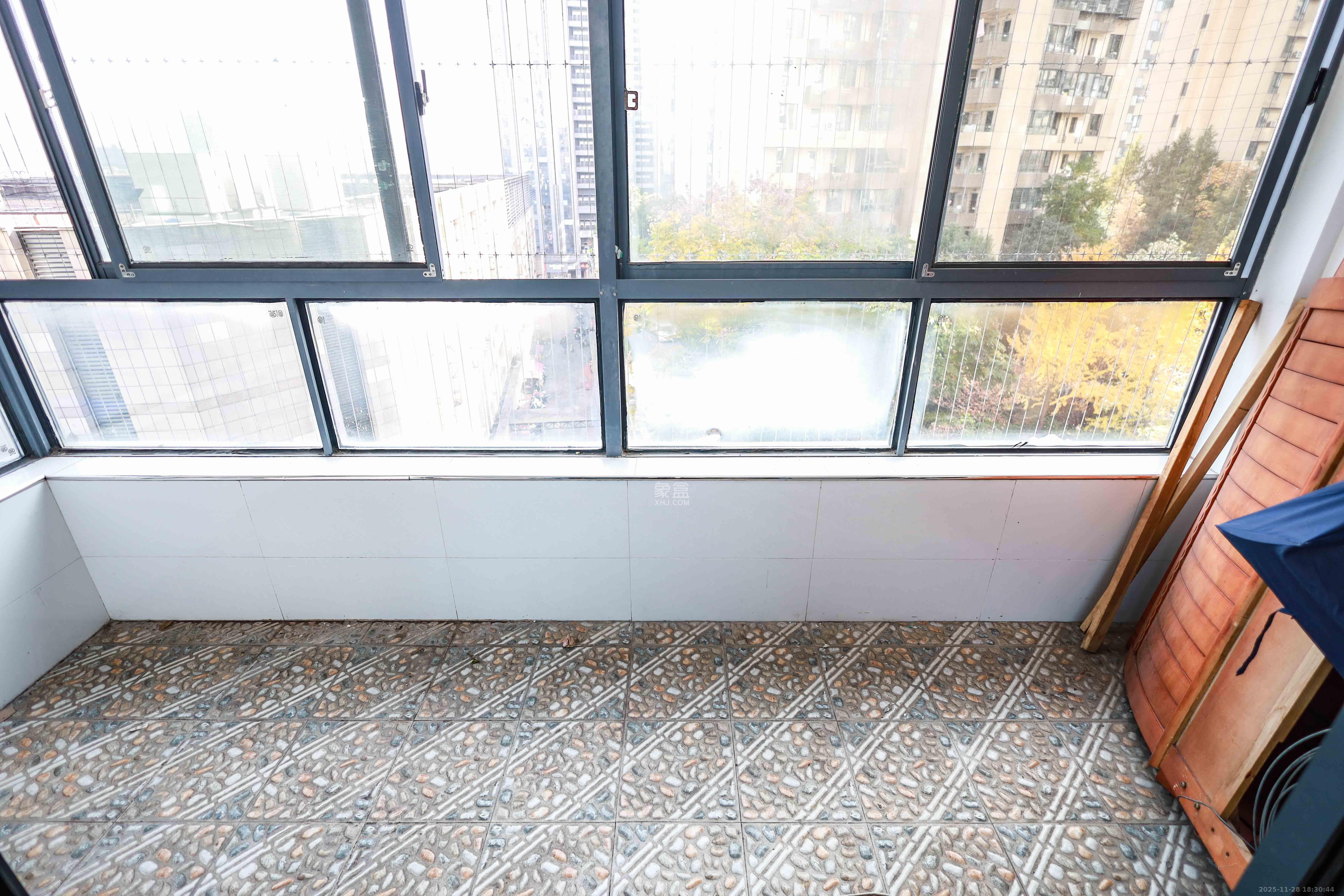 长房时代城  3室2厅2卫    105.0万阳台