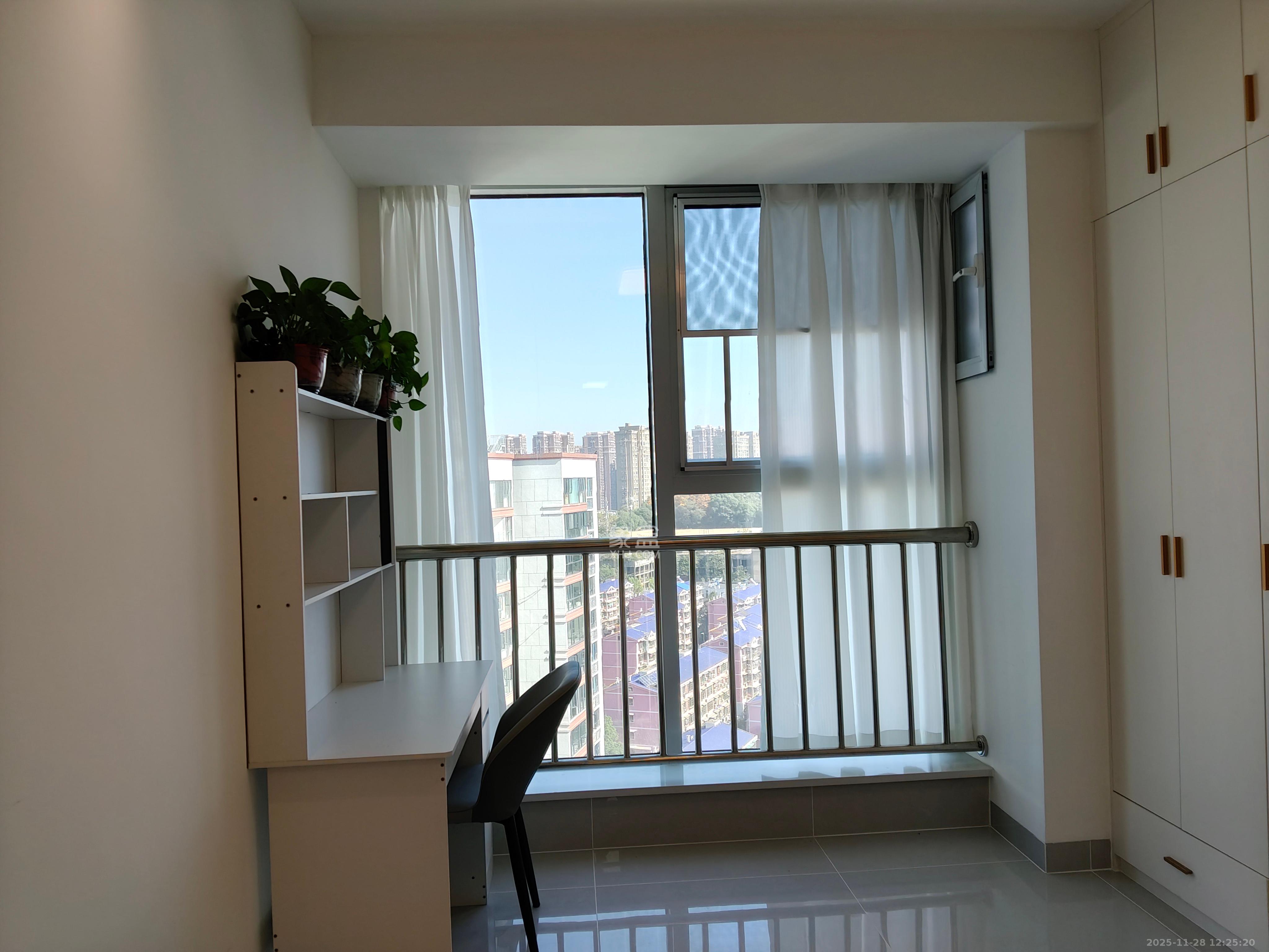 恒大誉府（融誉商业中心）  1室1厅1卫    1400.0元/月室内图