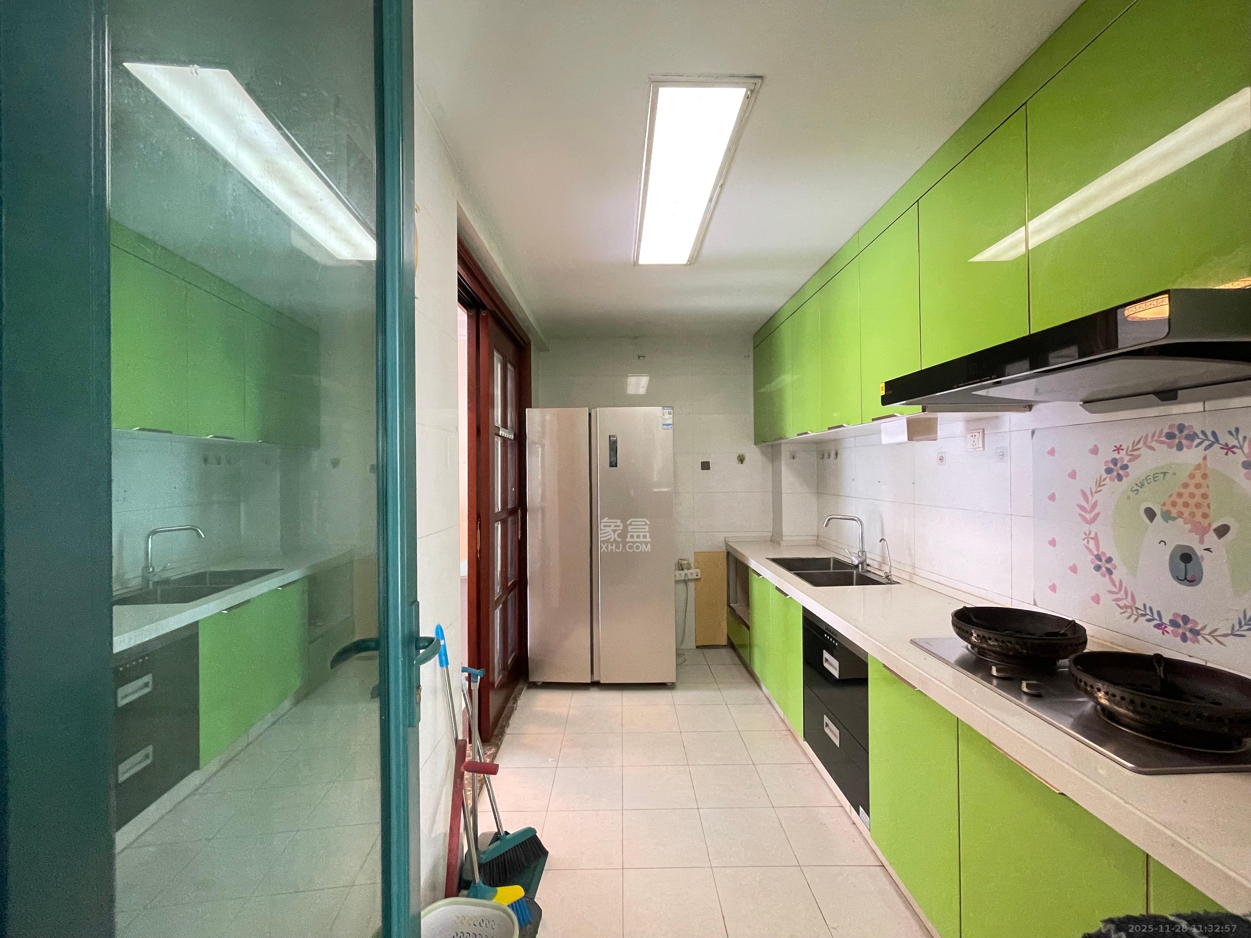 恒大名都  3室2厅2卫    1600.0元/月室内图