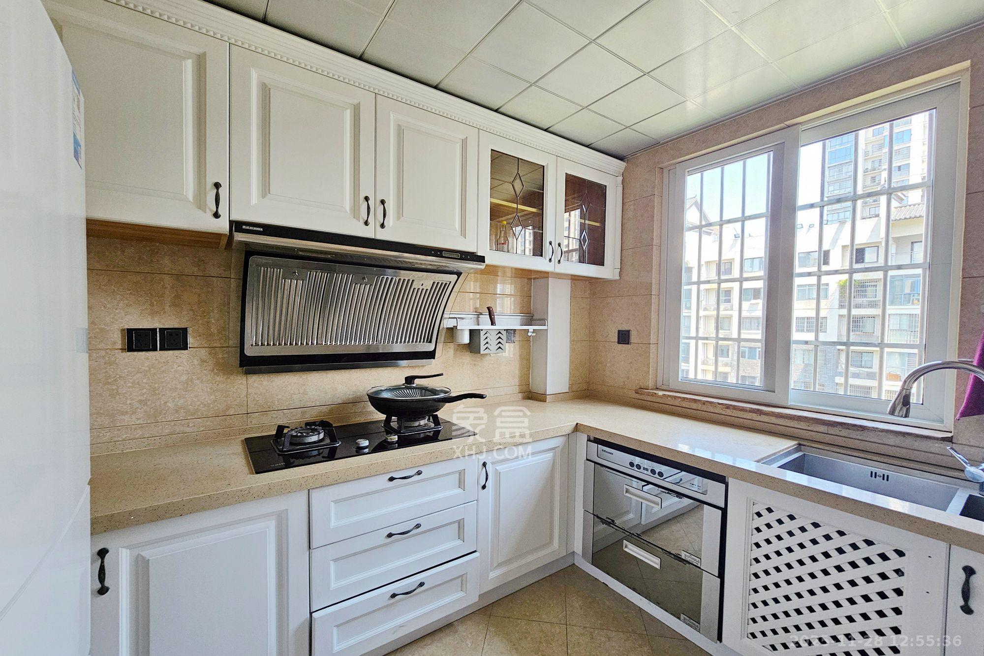 嘉宇盛世华章  3室2厅2卫    3700.0元/月室内图