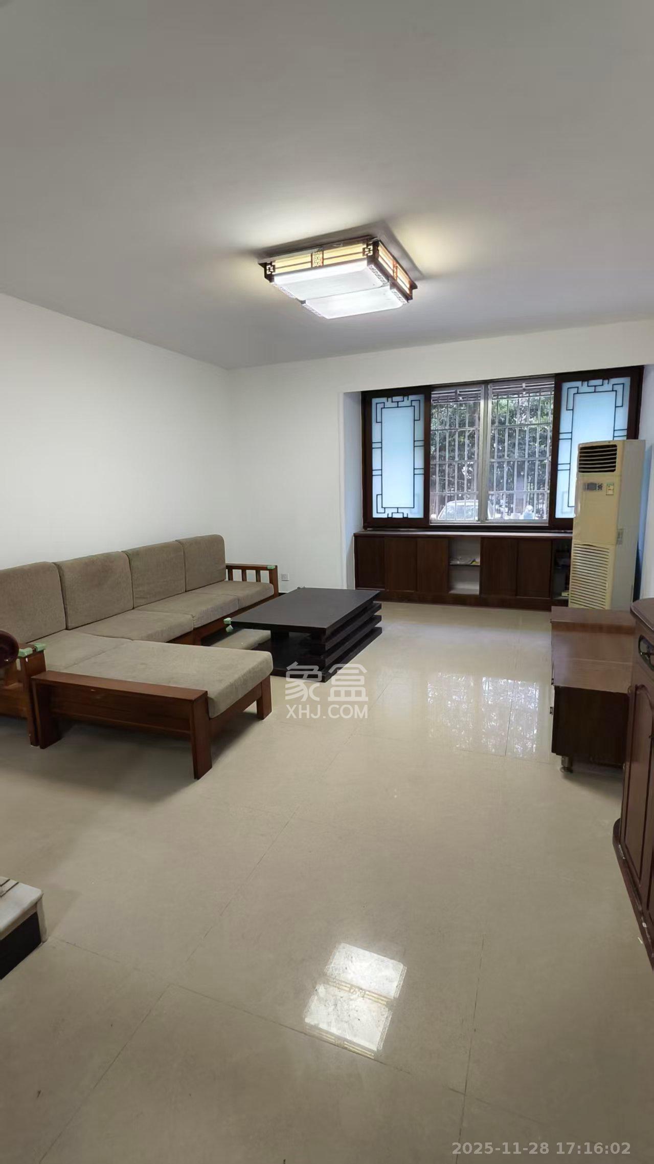 新世纪家园 3室2厅2卫 2500.0元/月 新世纪家园 3室2厅2卫 2500.0元/月室内图