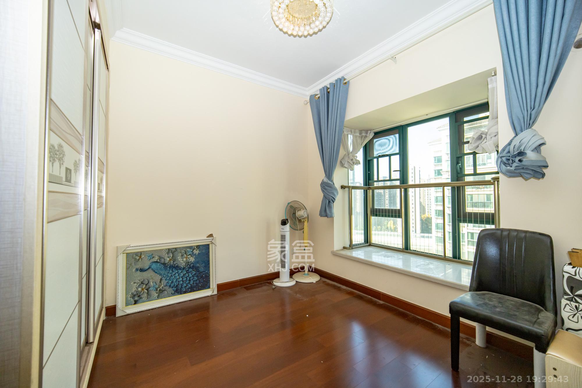 恒大雅苑  3室2厅2卫    110.0万卧室