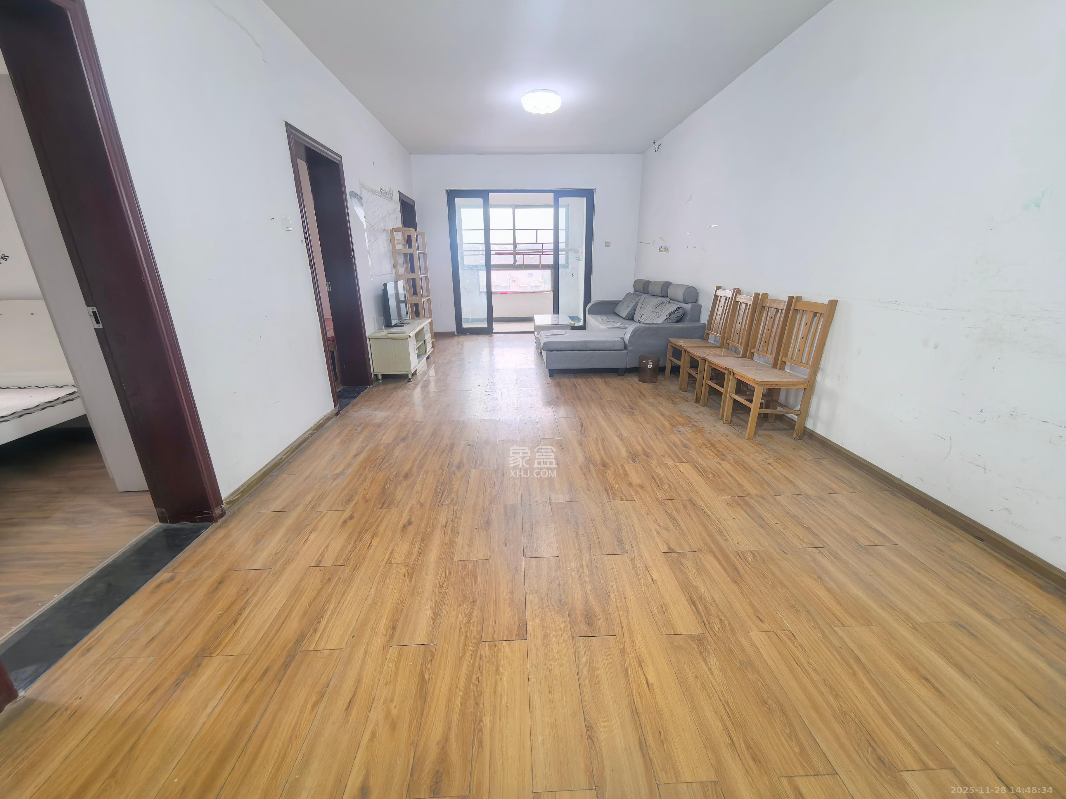 中信凯旋蓝岸（中信新城三期）  3室2厅1卫    1400.0元/月