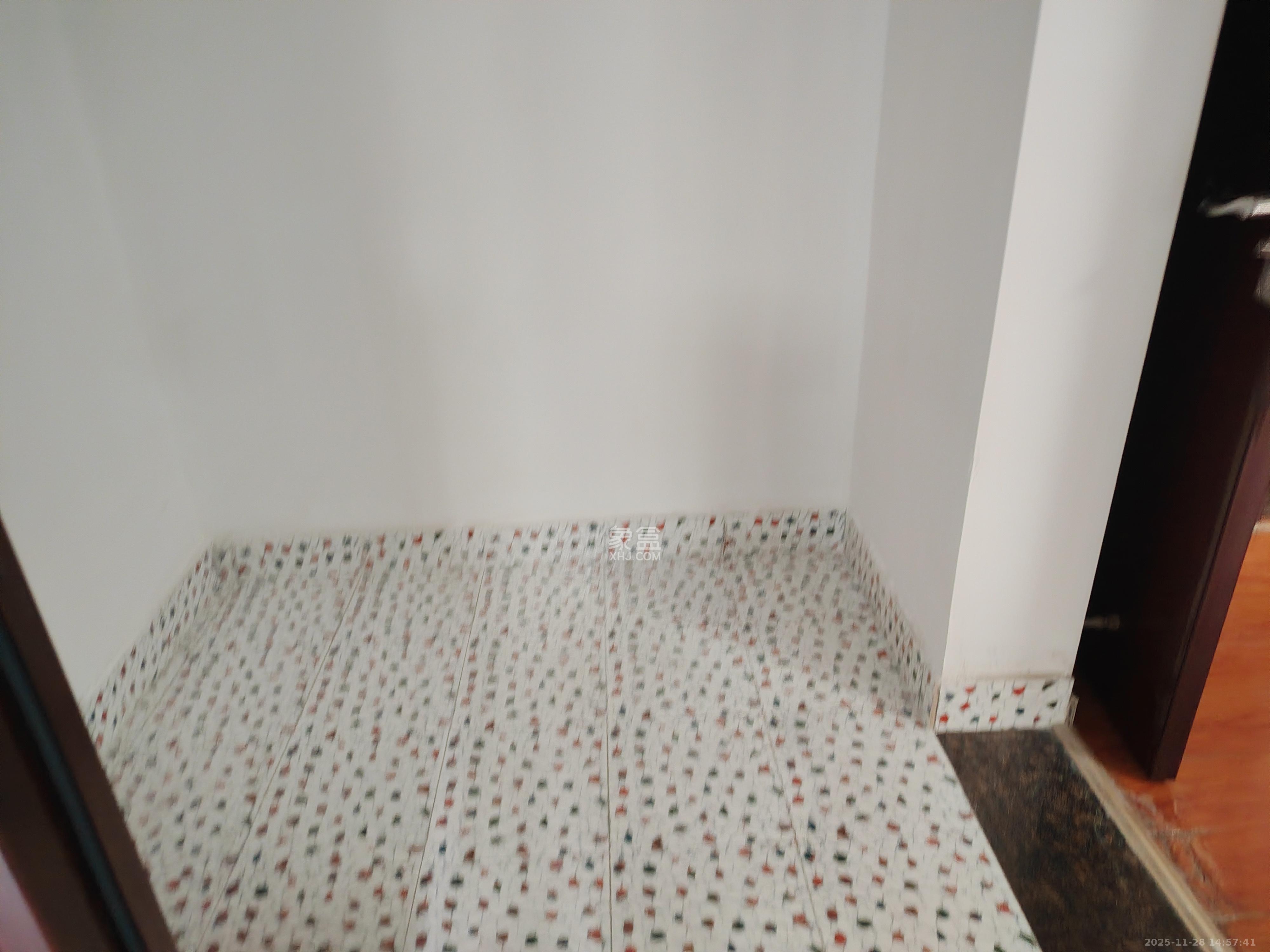 岳华嘉园 3室2厅2卫 2000.0元/月 岳华嘉园 3室2厅2卫 2000.0元/月室内图