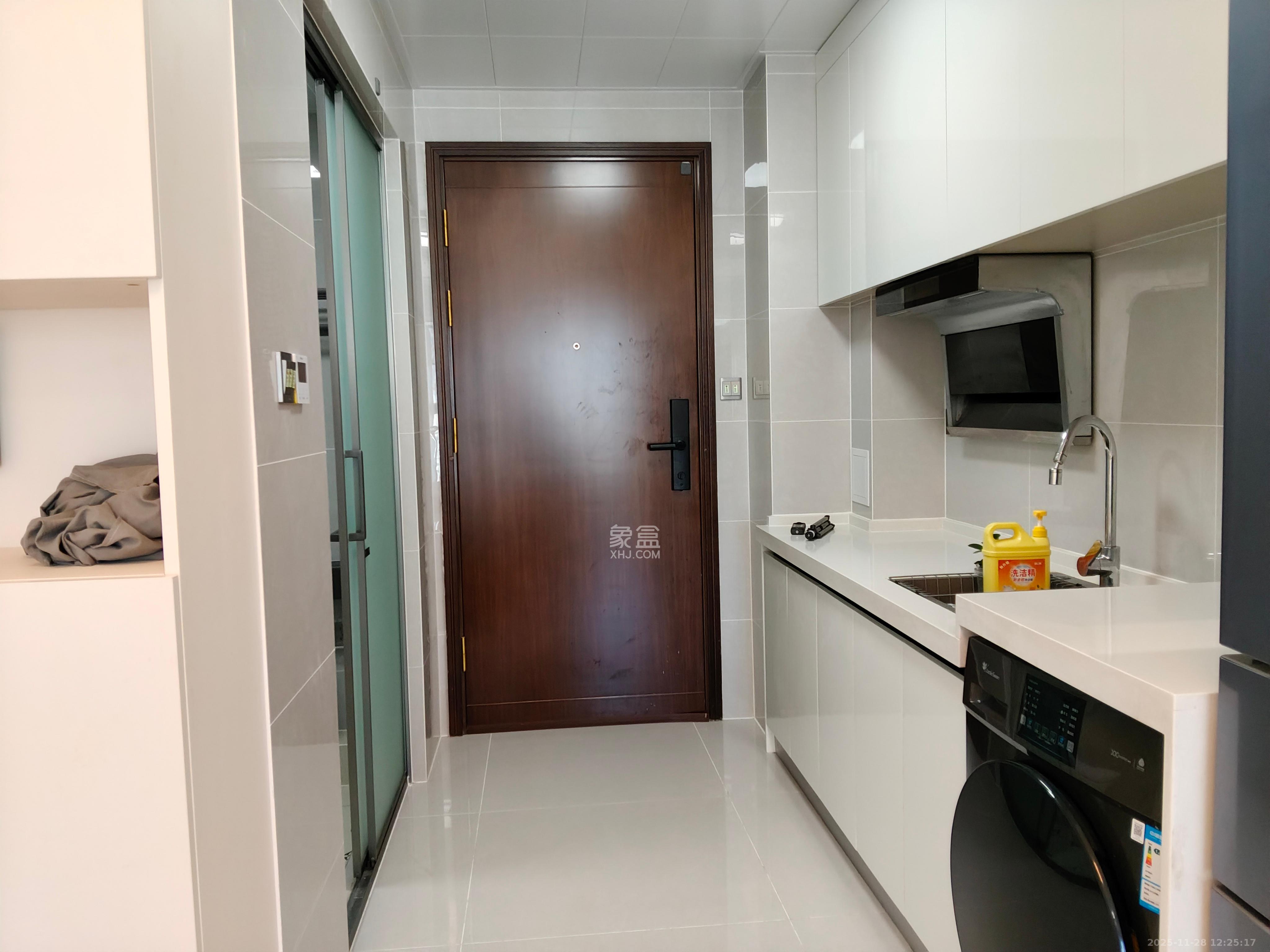 恒大誉府（融誉商业中心）  1室1厅1卫    1400.0元/月室内图