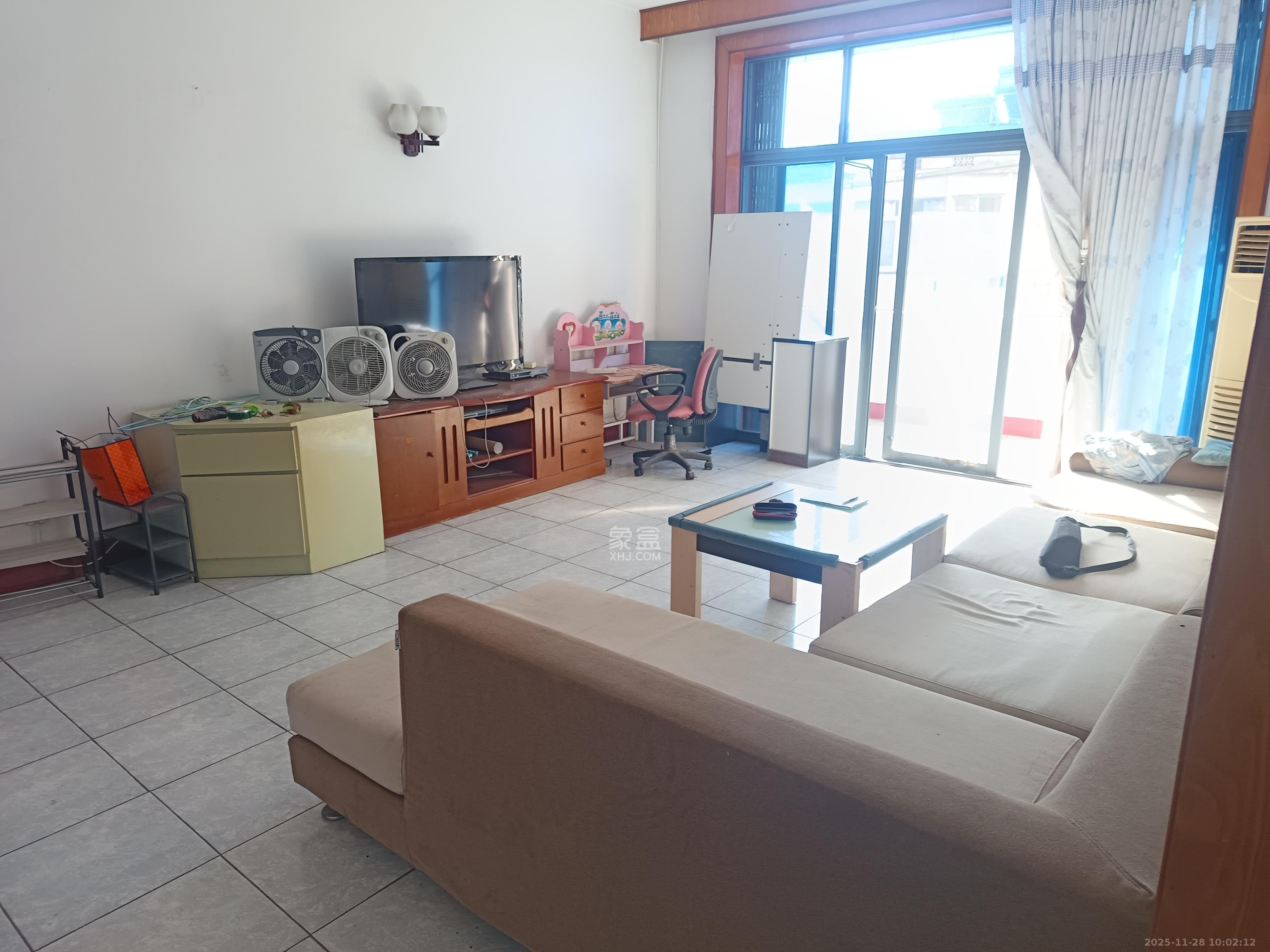 中联科技园  3室2厅1卫    2100.0元/月