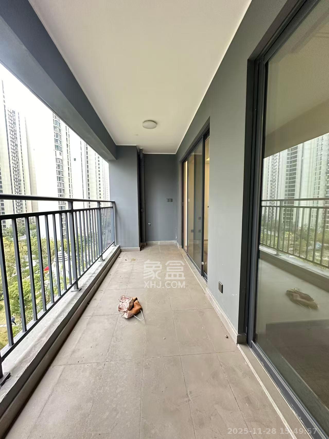 旭辉雨花郡 3室2厅2卫 3200.0元/月 旭辉雨花郡 3室2厅2卫 3200.0元/月室内图