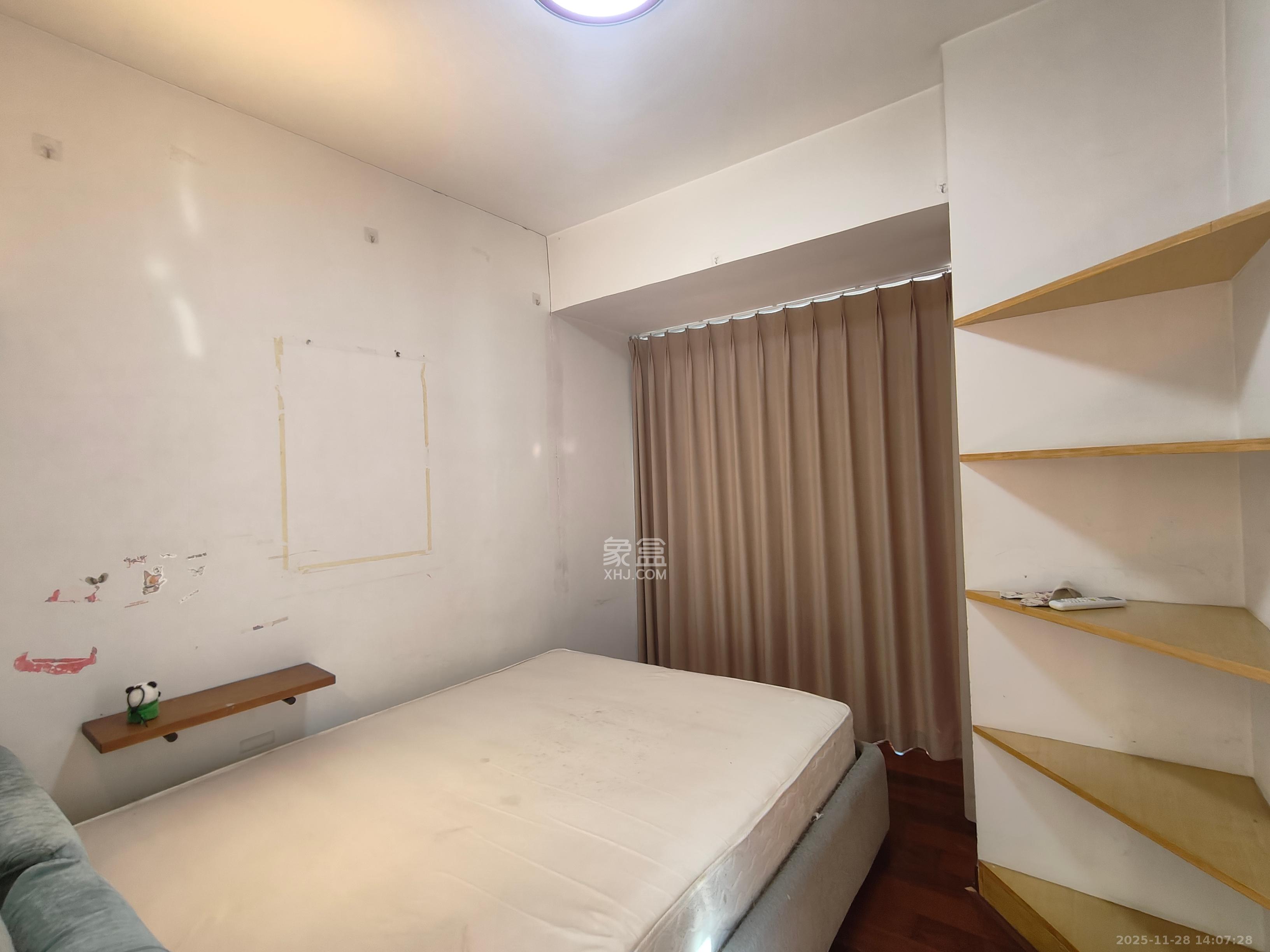 三万英尺 1室1厅1卫 2100.0元/月 三万英尺 1室1厅1卫 2100.0元/月室内图