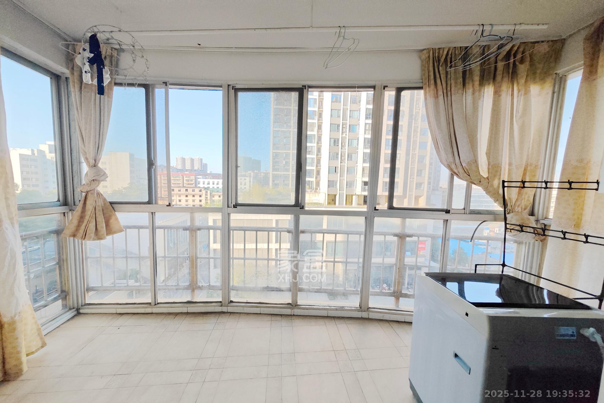 书香名邸 3室2厅2卫 98.0万 书香名邸 3室2厅2卫 98.0万阳台