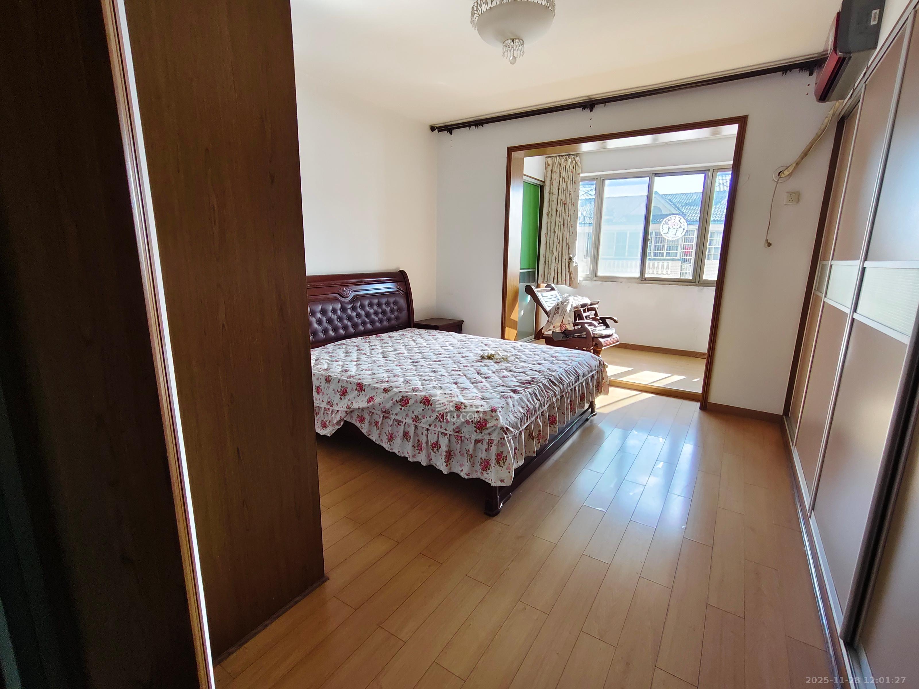 麓谷雅园 3室2厅2卫 2300.0元/月 麓谷雅园 3室2厅2卫 2300.0元/月室内图