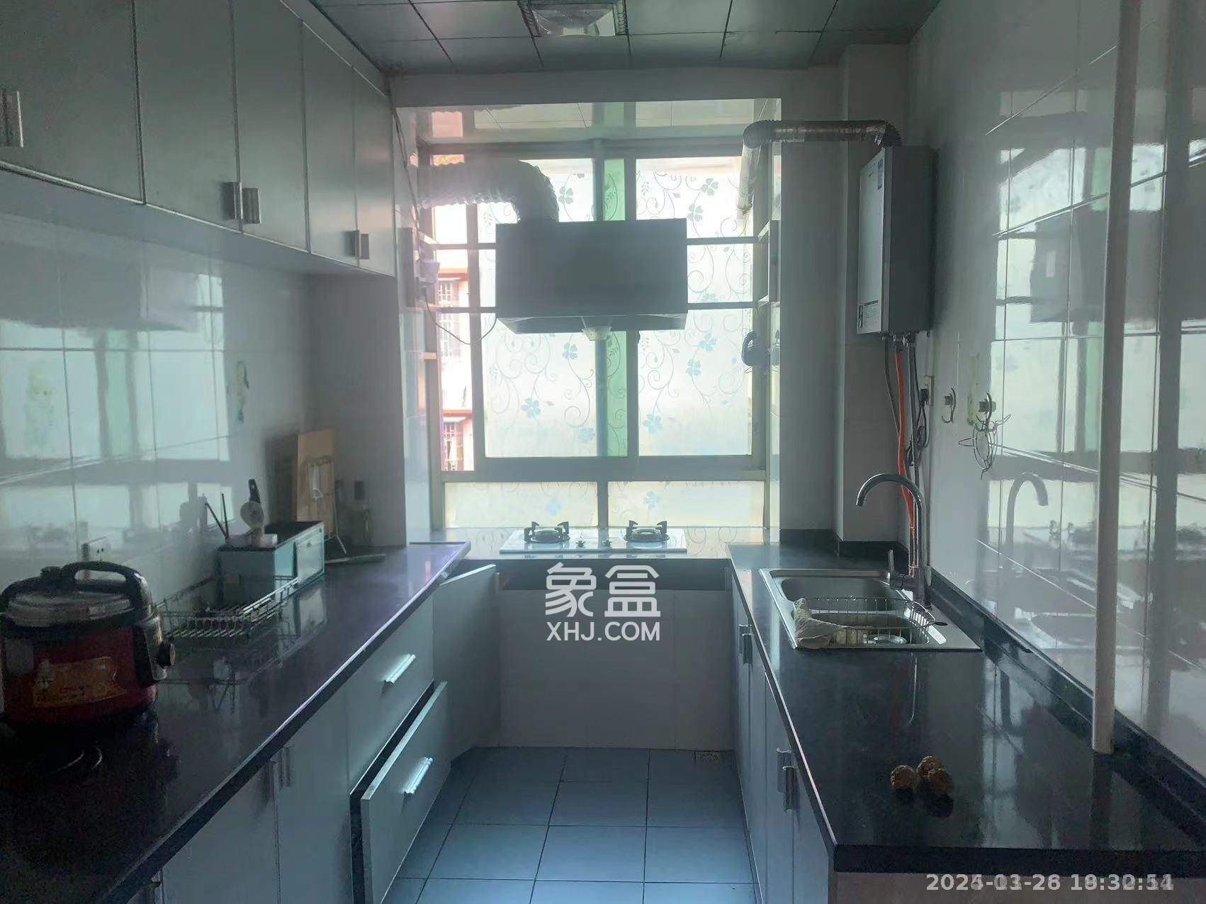 青青家园 3室2厅2卫 1800.0元/月 青青家园 3室2厅2卫 1800.0元/月室内图