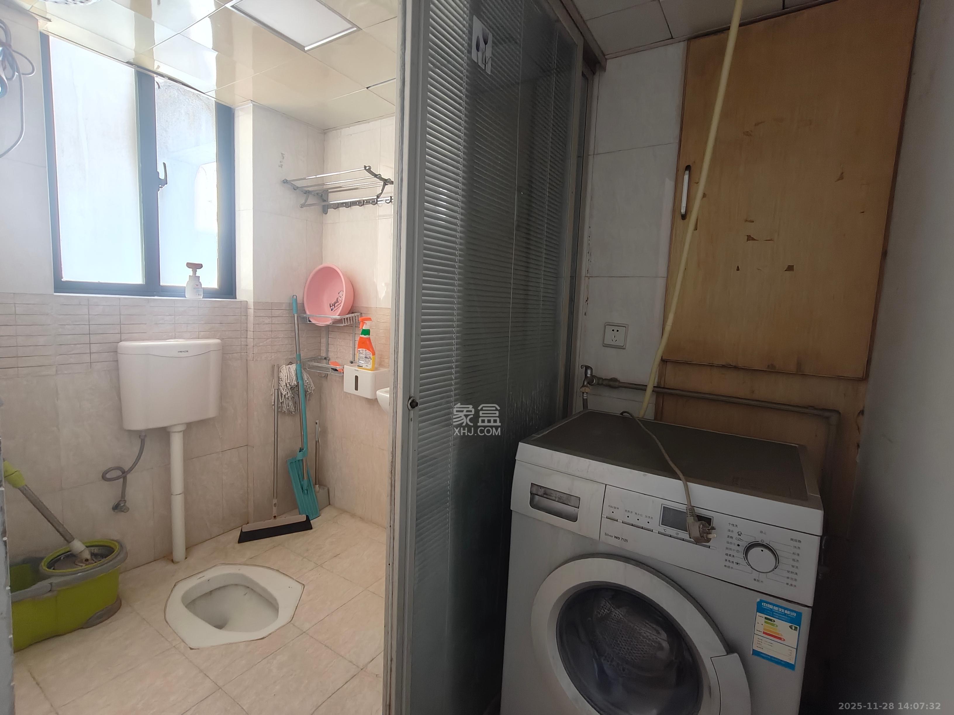 三万英尺 1室1厅1卫 2100.0元/月 三万英尺 1室1厅1卫 2100.0元/月室内图