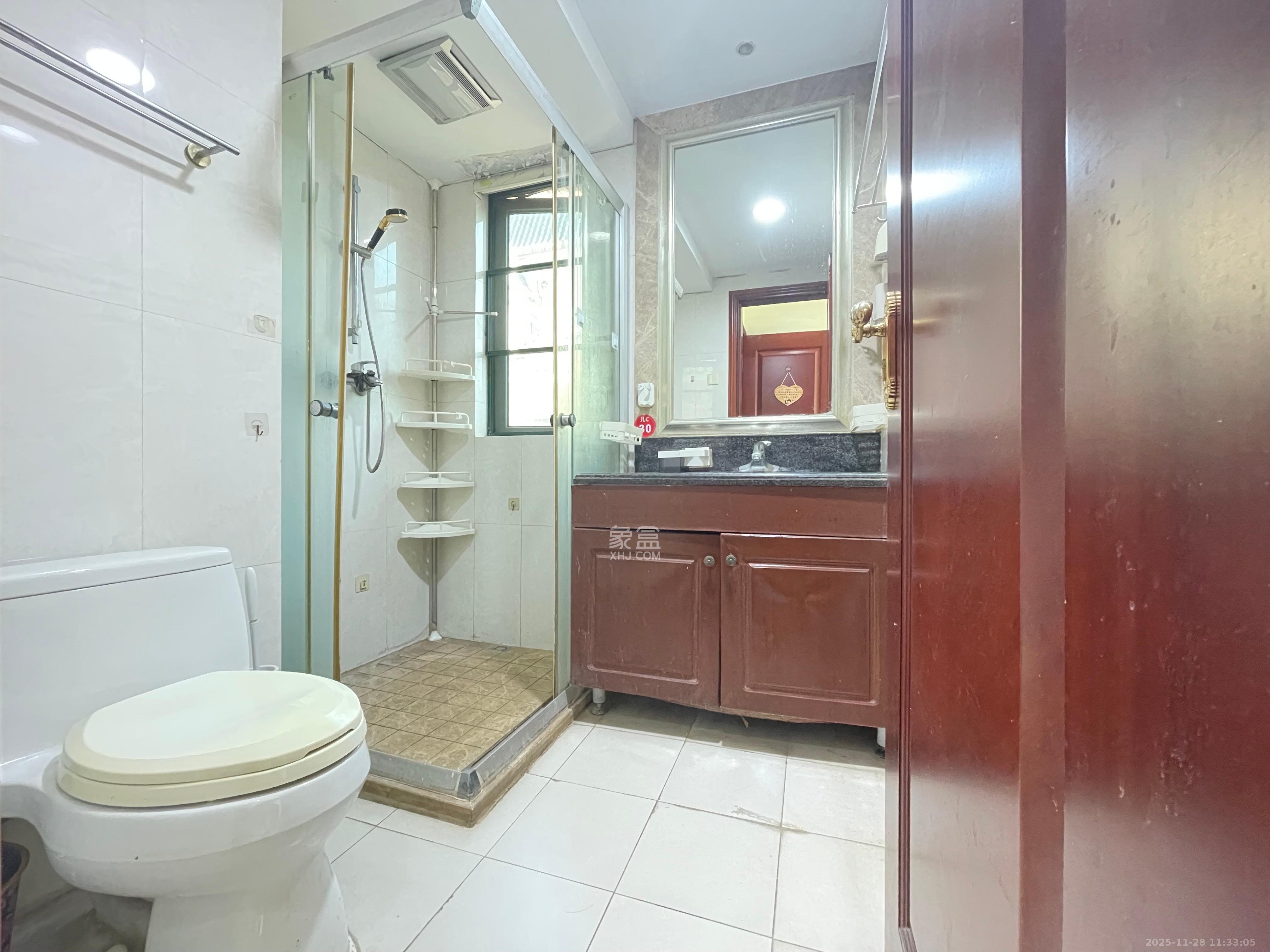 恒大名都  3室2厅2卫    1600.0元/月室内图