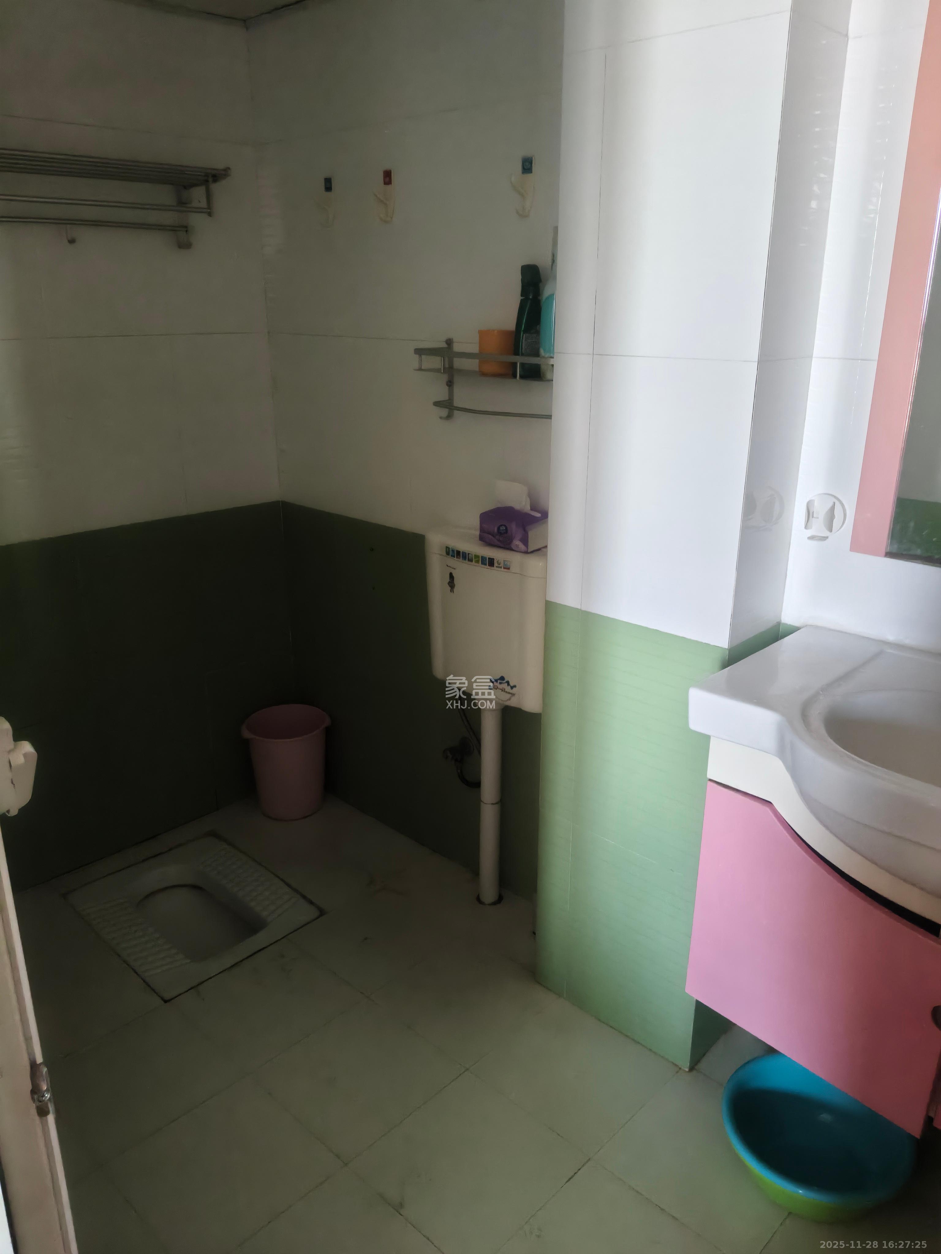 新芙蓉之都 1室2厅1卫 2500.0元/月 新芙蓉之都 1室2厅1卫 2500.0元/月室内图