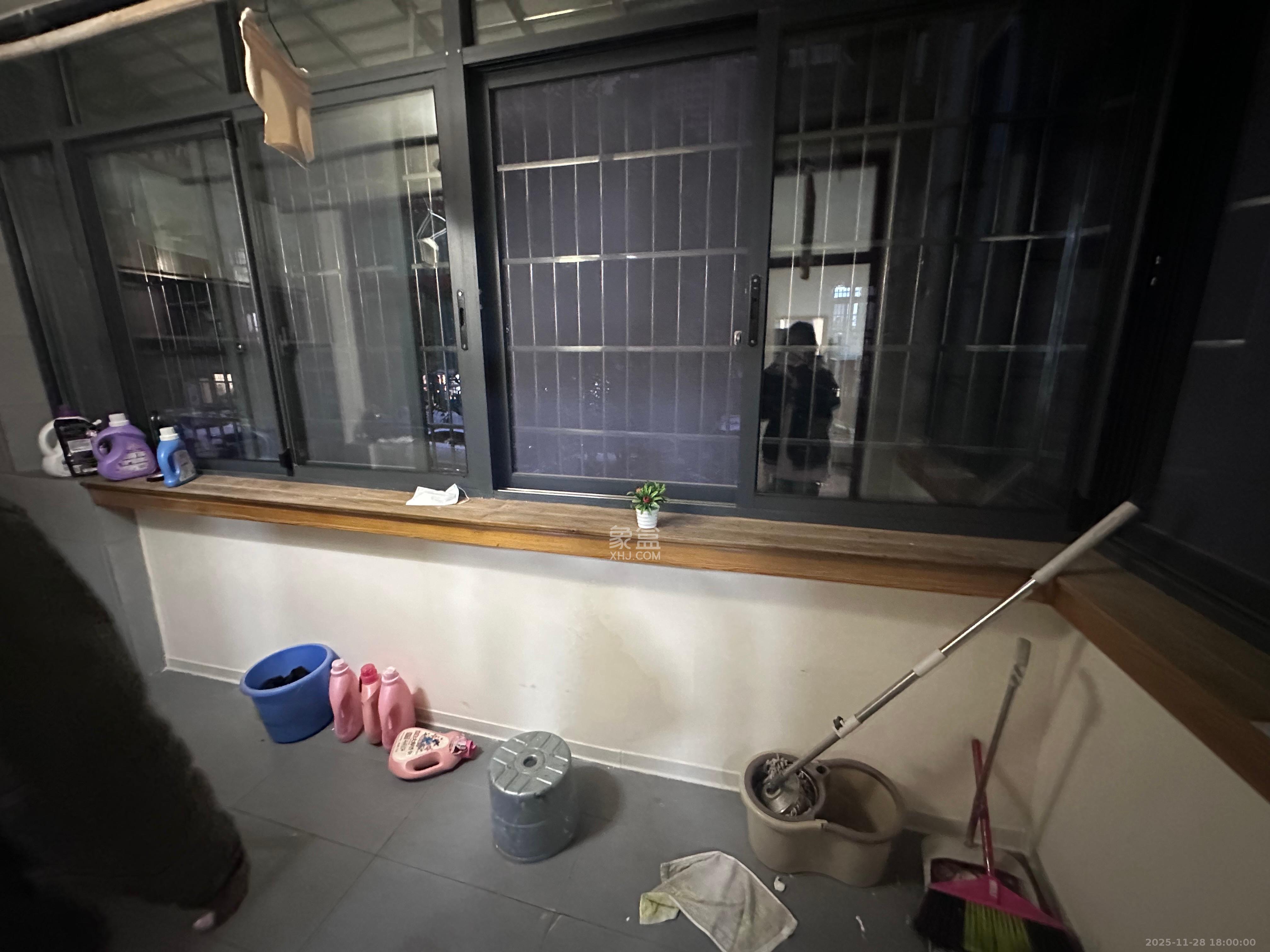 物贸宿舍 3室1厅1卫 3200.0元/月 物贸宿舍 3室1厅1卫 3200.0元/月室内图