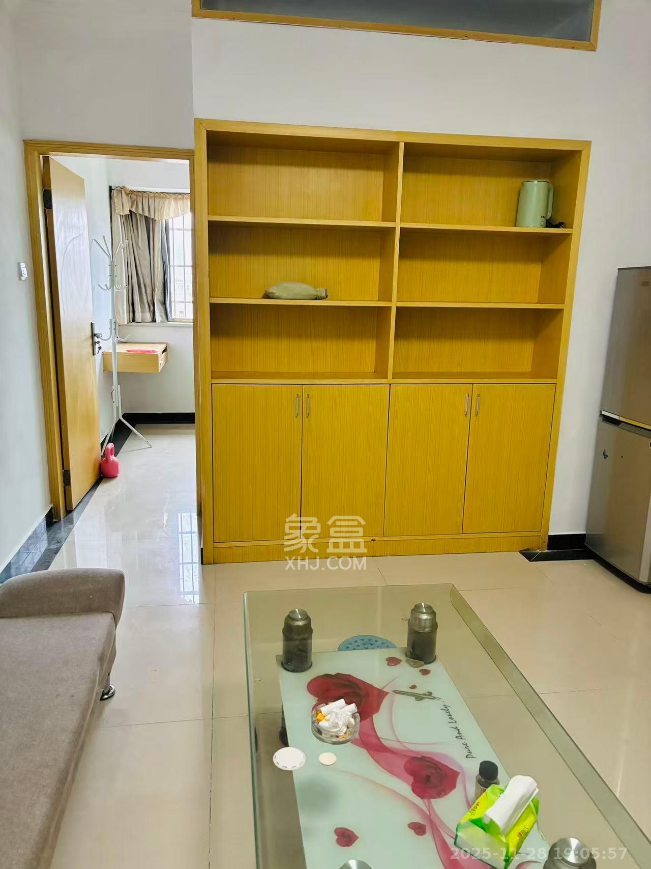 QQ生活馆 1室1厅1卫 1500.0元/月 QQ生活馆 1室1厅1卫 1500.0元/月室内图