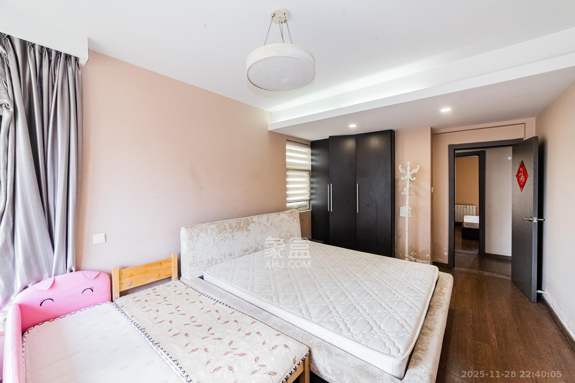 北辰三角洲D3区 3室2厅2卫 170.0万 北辰三角洲D3区 3室2厅2卫 170.0万卧室