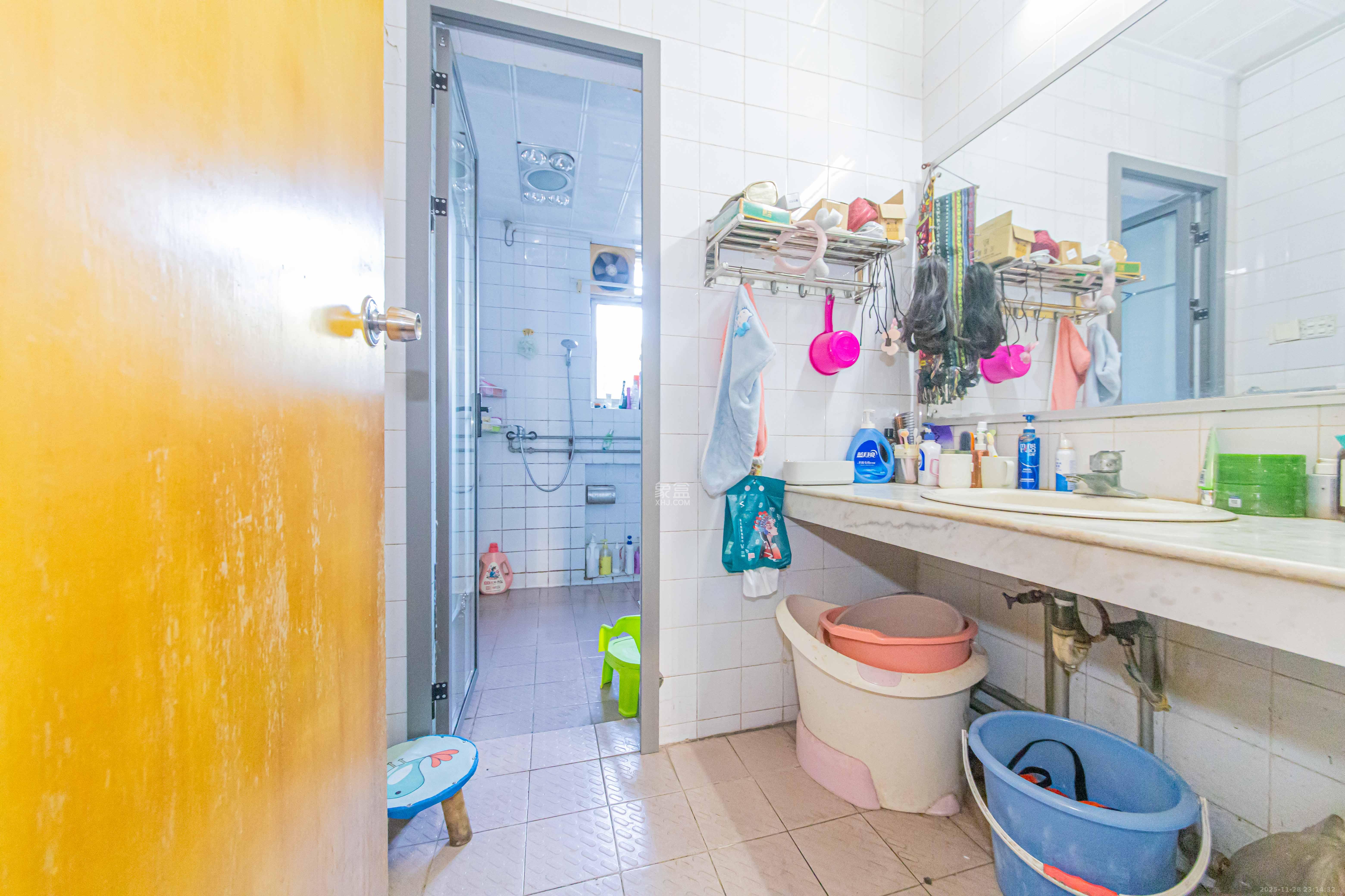 黑石铺路48所家属区(第四十八研究所) 3室2厅2卫 75.0万 黑石铺路48所家属区(第四十八研究所) 3室2厅2卫 75.0万卫生间