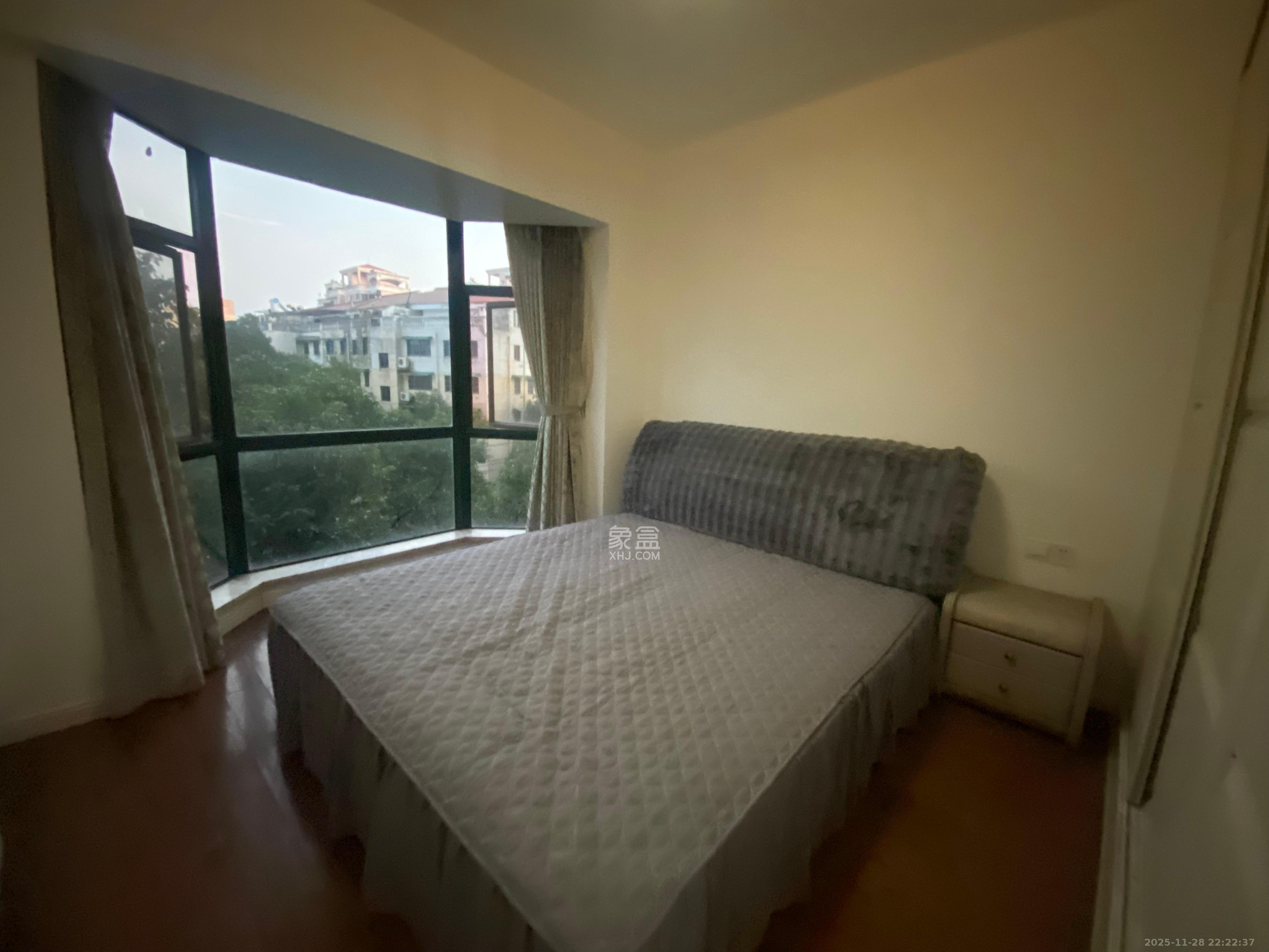 王府花园  3室2厅1卫    3500.0元/月室内图