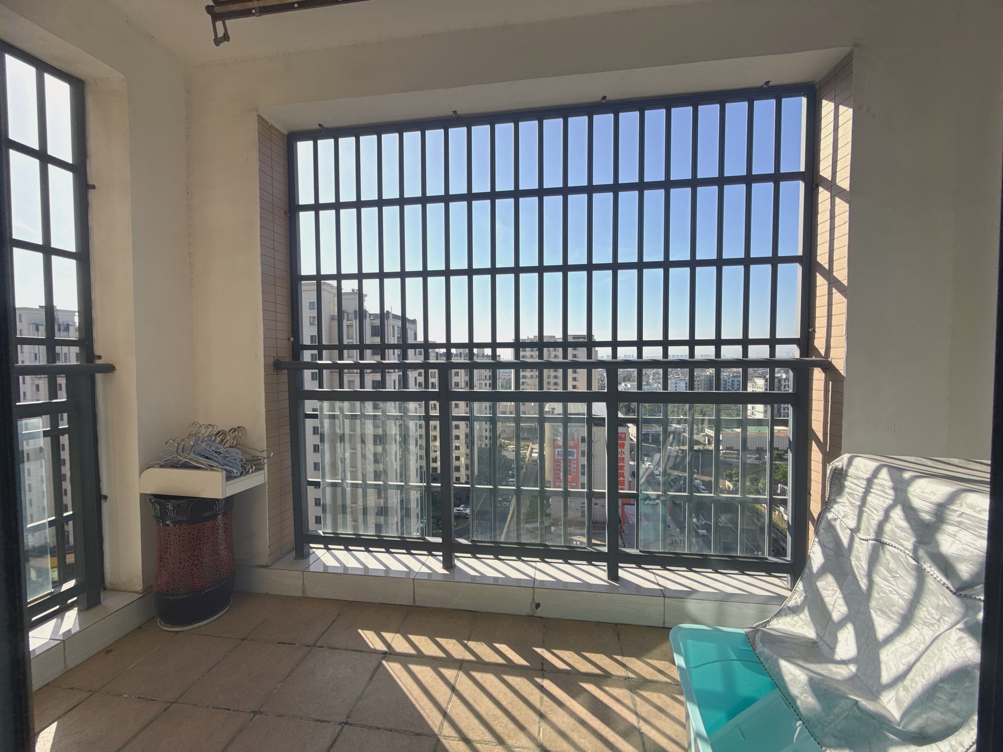 熙海蓝天 3室2厅1卫 2800.0元/月 熙海蓝天 3室2厅1卫 2800.0元/月室内图