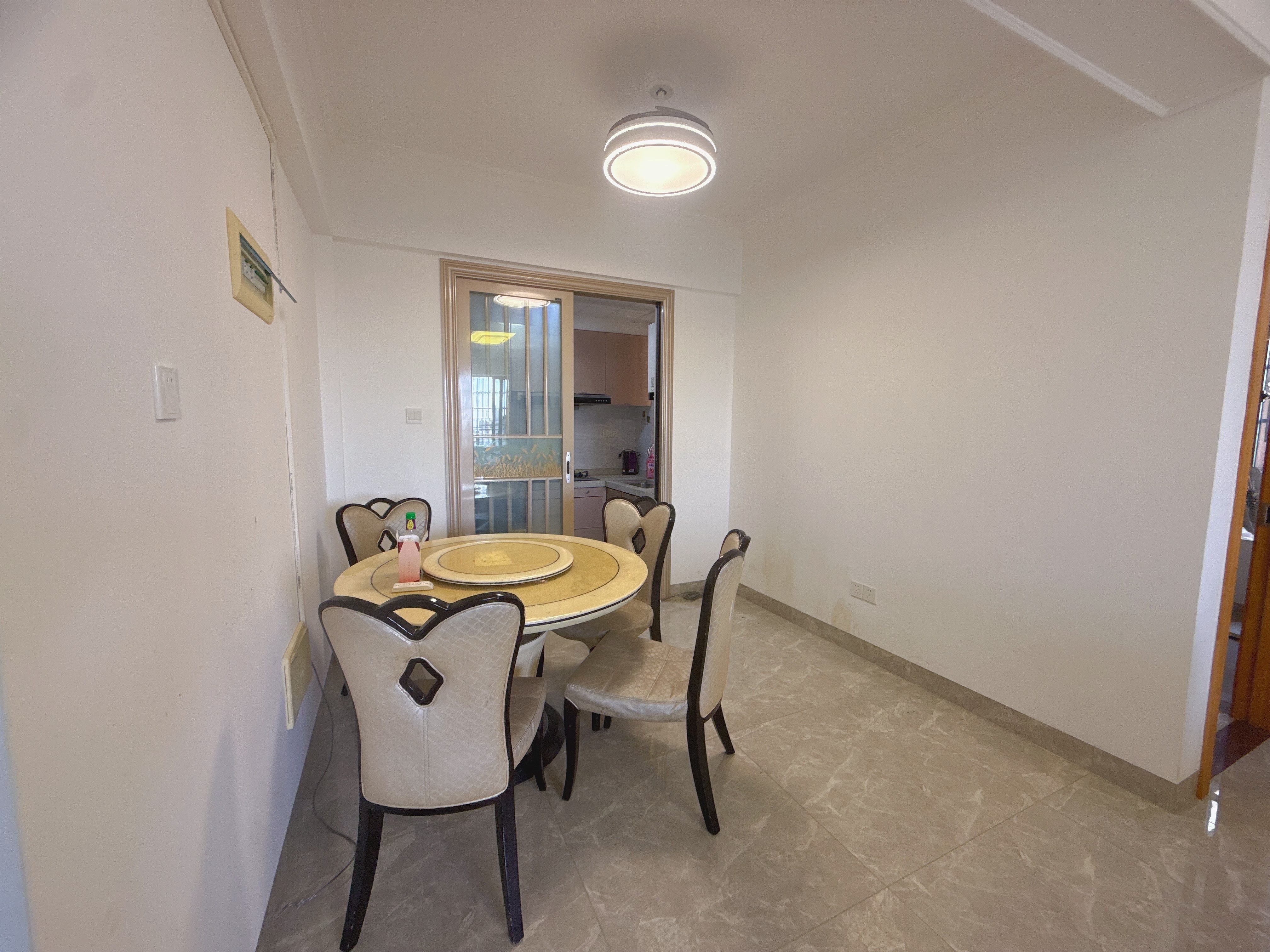 熙海蓝天  3室2厅1卫    2800.0元/月室内图