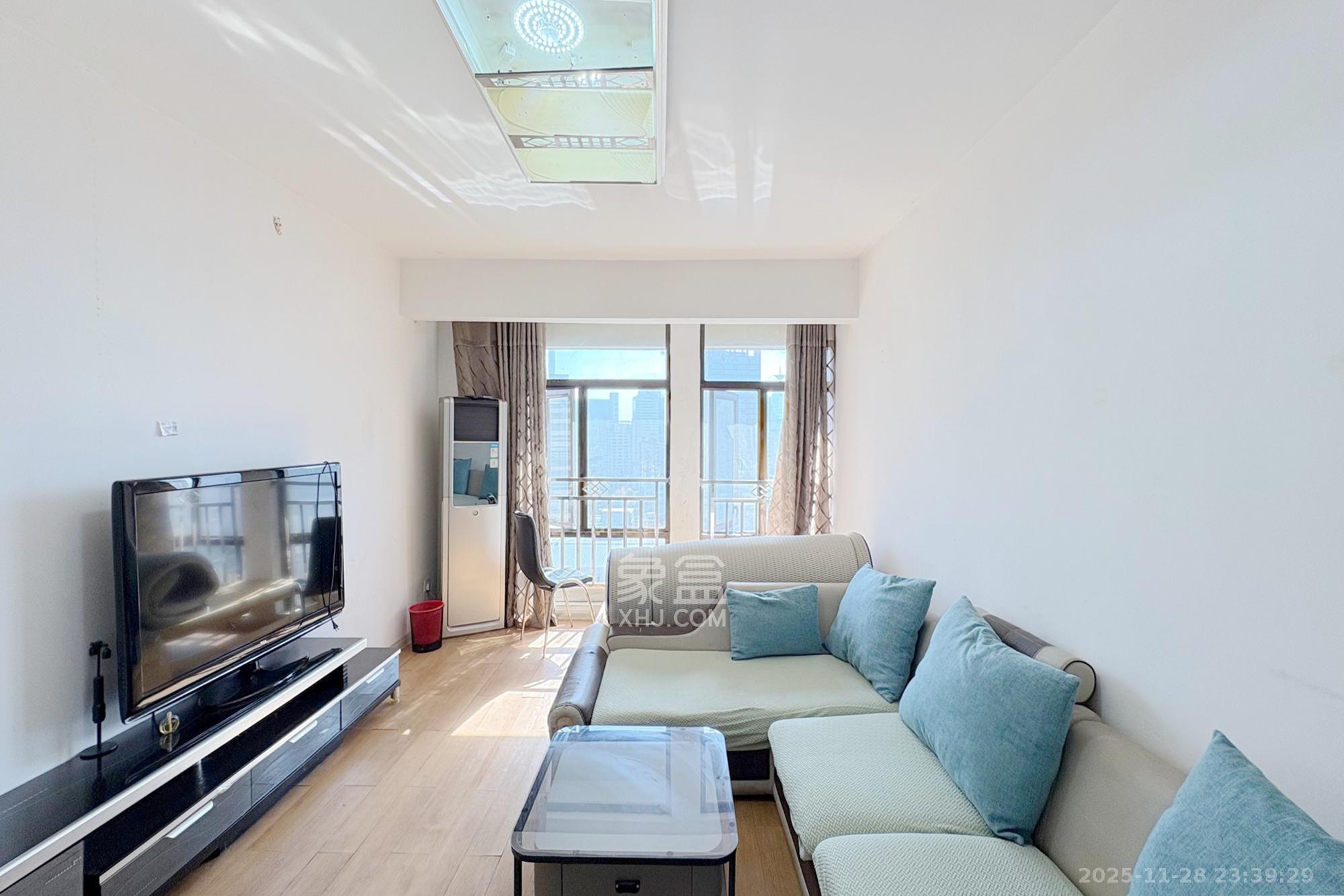 铂宫  2室1厅1卫    110.0万客厅