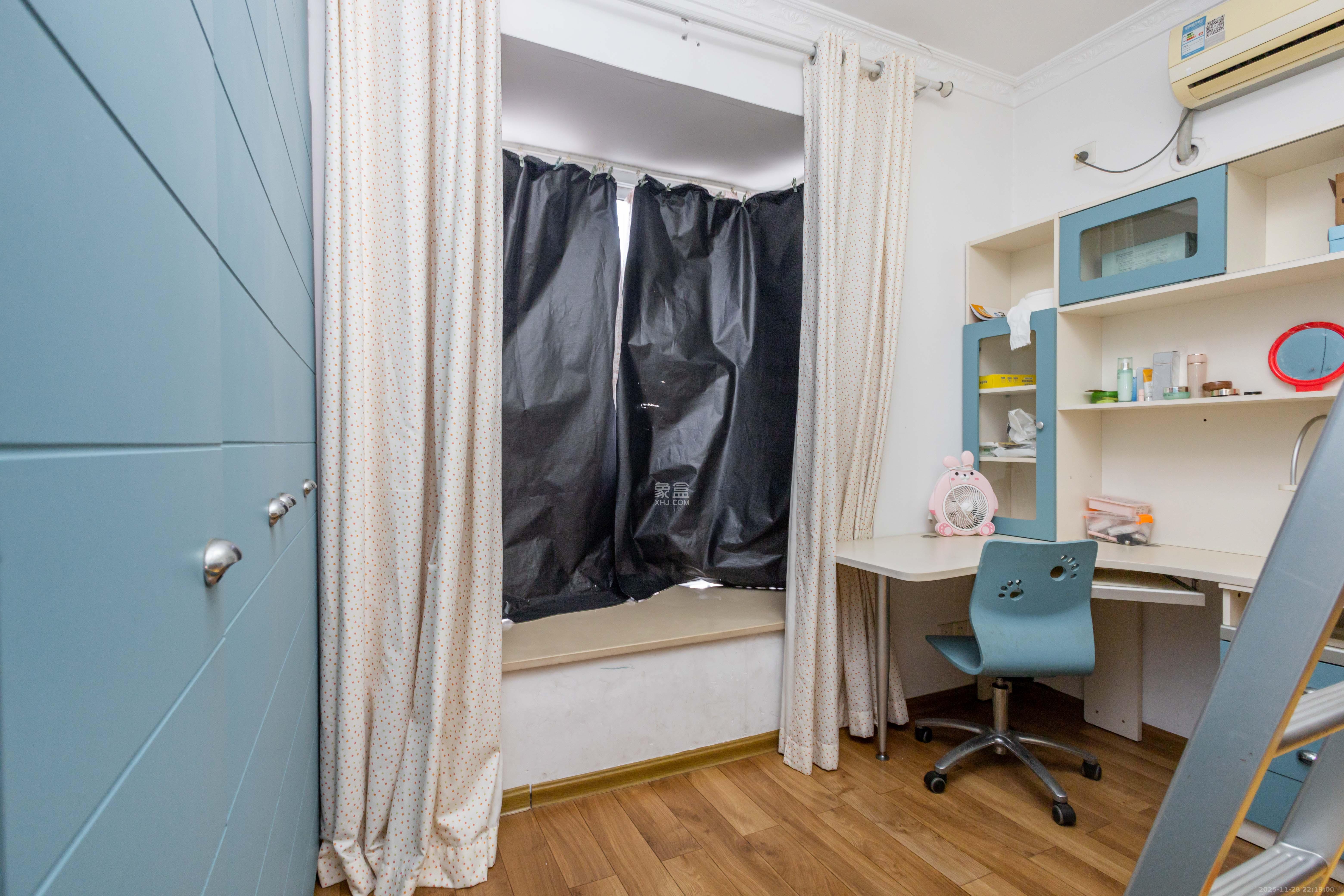 东业苹果社区 3室2厅2卫 62.0万 东业苹果社区 3室2厅2卫 62.0万卧室