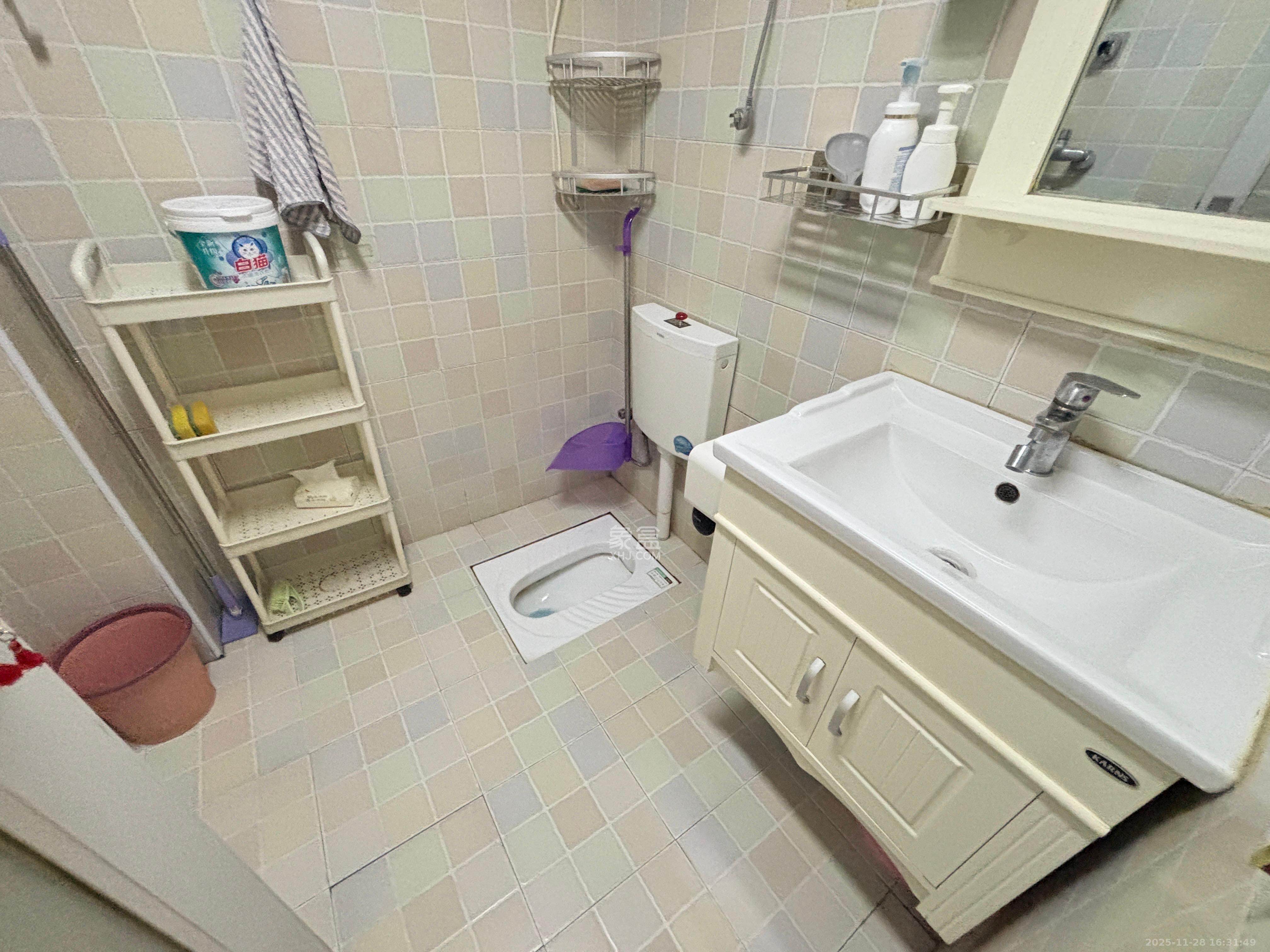 钱隆樽品(一、二、三期)  1室1厅1卫    1400.0元/月室内图