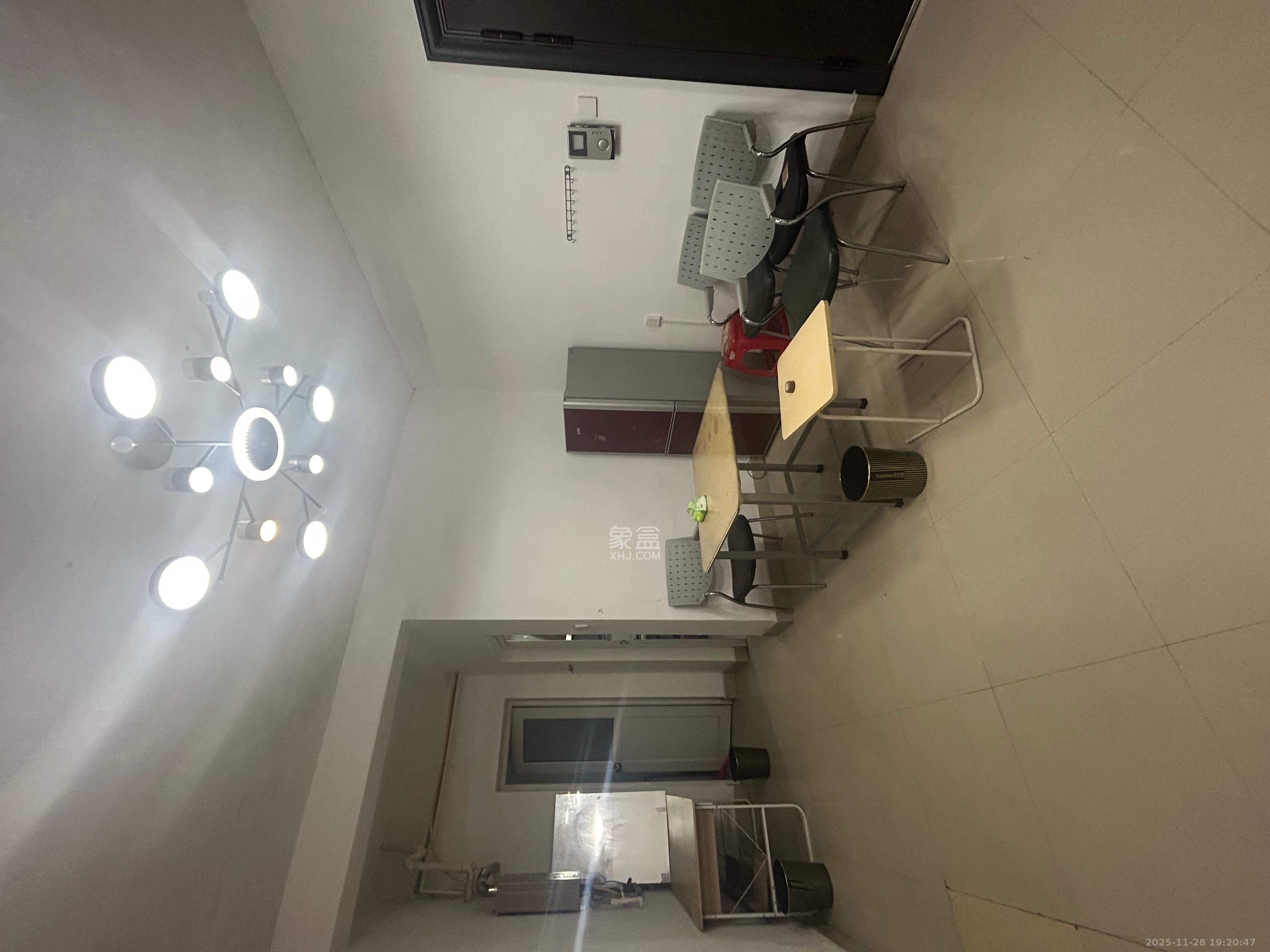 天城尚品  2室2厅1卫    1800.0元/月