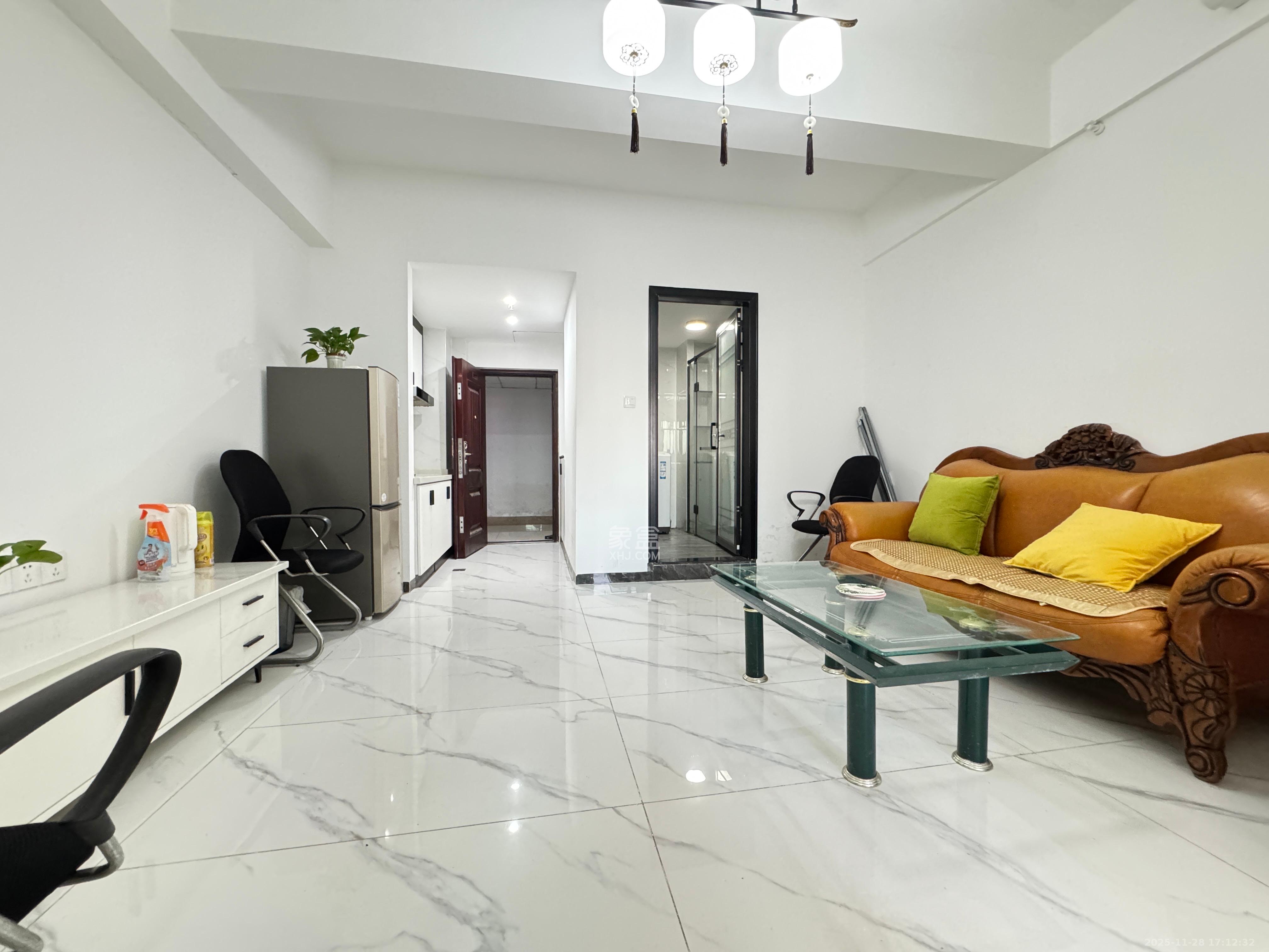 上城星座  2室1厅1卫    2400.0元/月