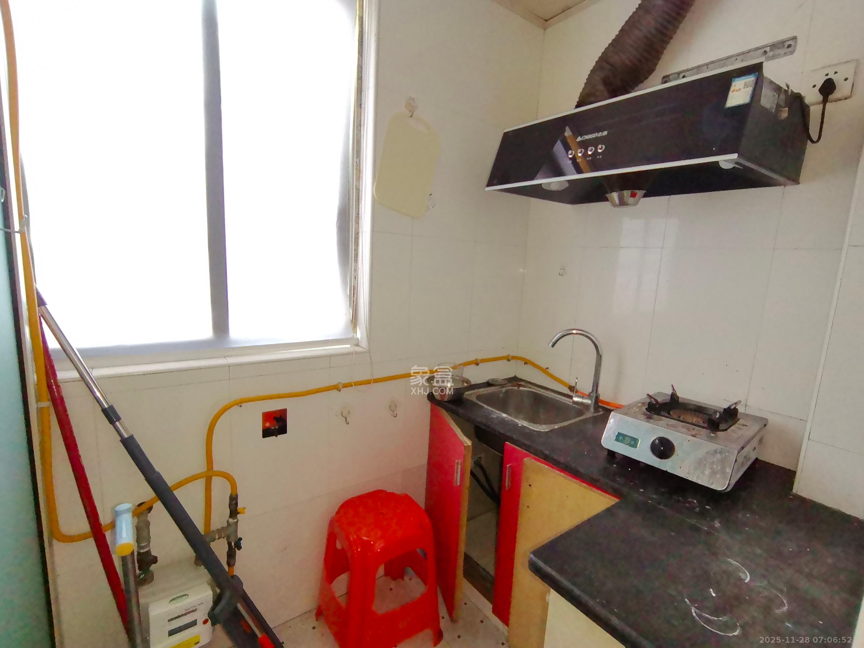 盛世康城 1室2厅1卫 700.0元/月 盛世康城 1室2厅1卫 700.0元/月室内图