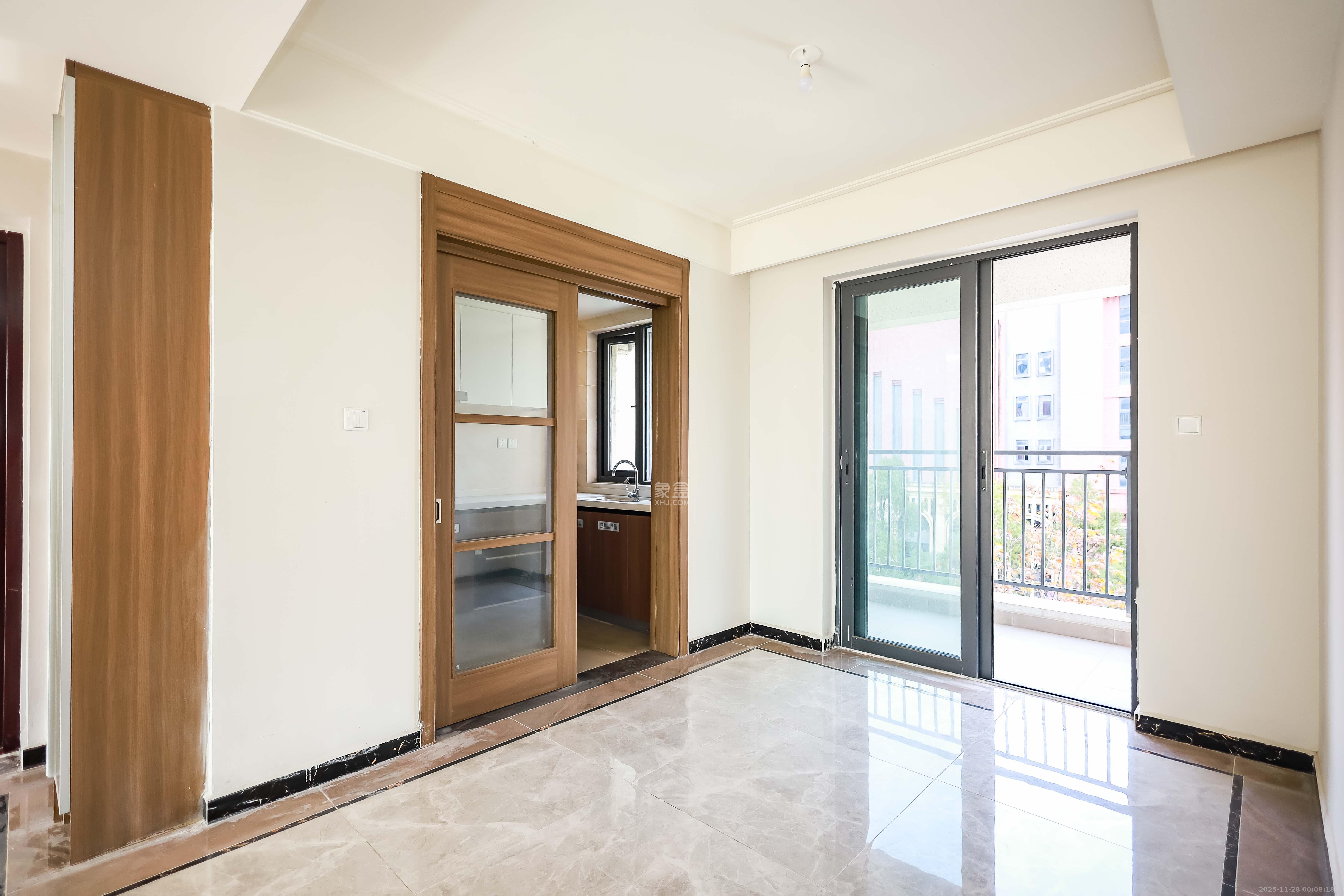 保利恒伟时光印象 4室2厅2卫 98.8万 保利恒伟时光印象 4室2厅2卫 98.8万客厅