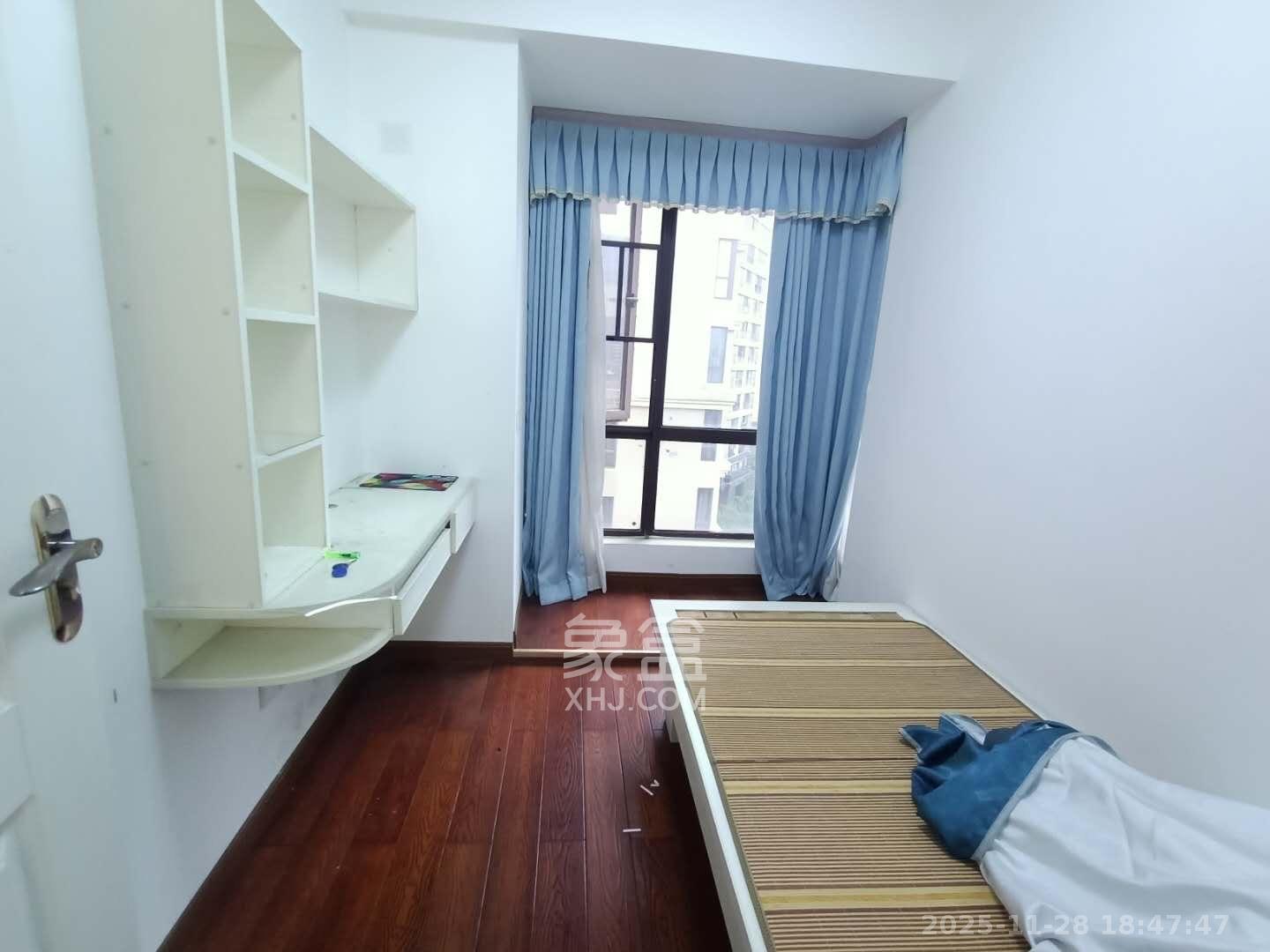 海洋半岛(月珑湾) 3室2厅1卫 2400.0元/月 海洋半岛(月珑湾) 3室2厅1卫 2400.0元/月室内图