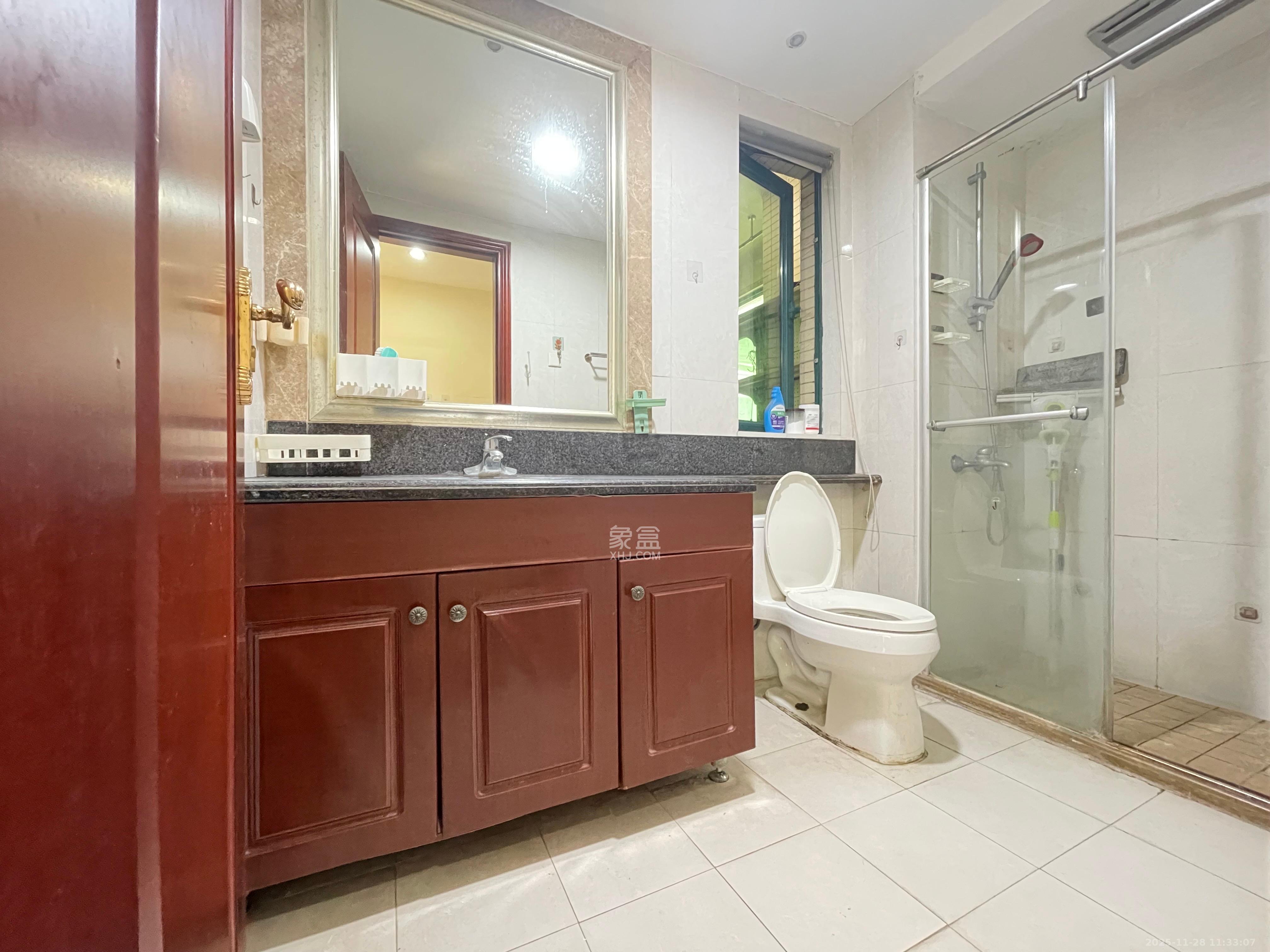 恒大名都  3室2厅2卫    1600.0元/月室内图