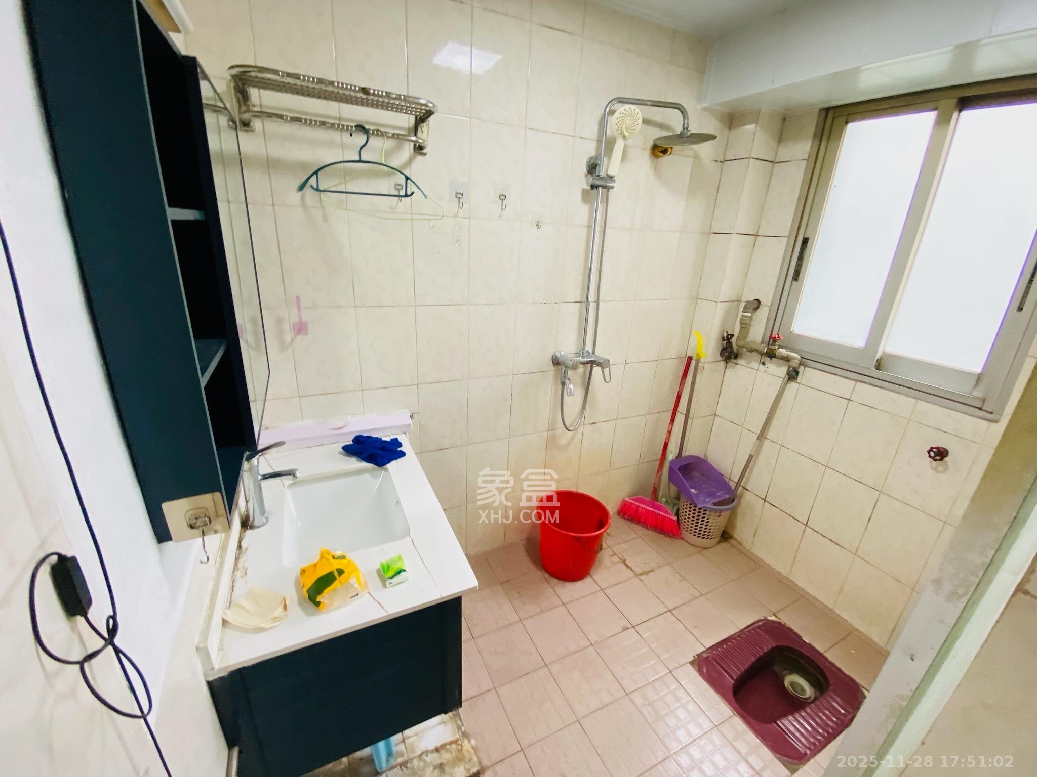 石子冲巷  1室1厅1卫    1700.0元/月室内图