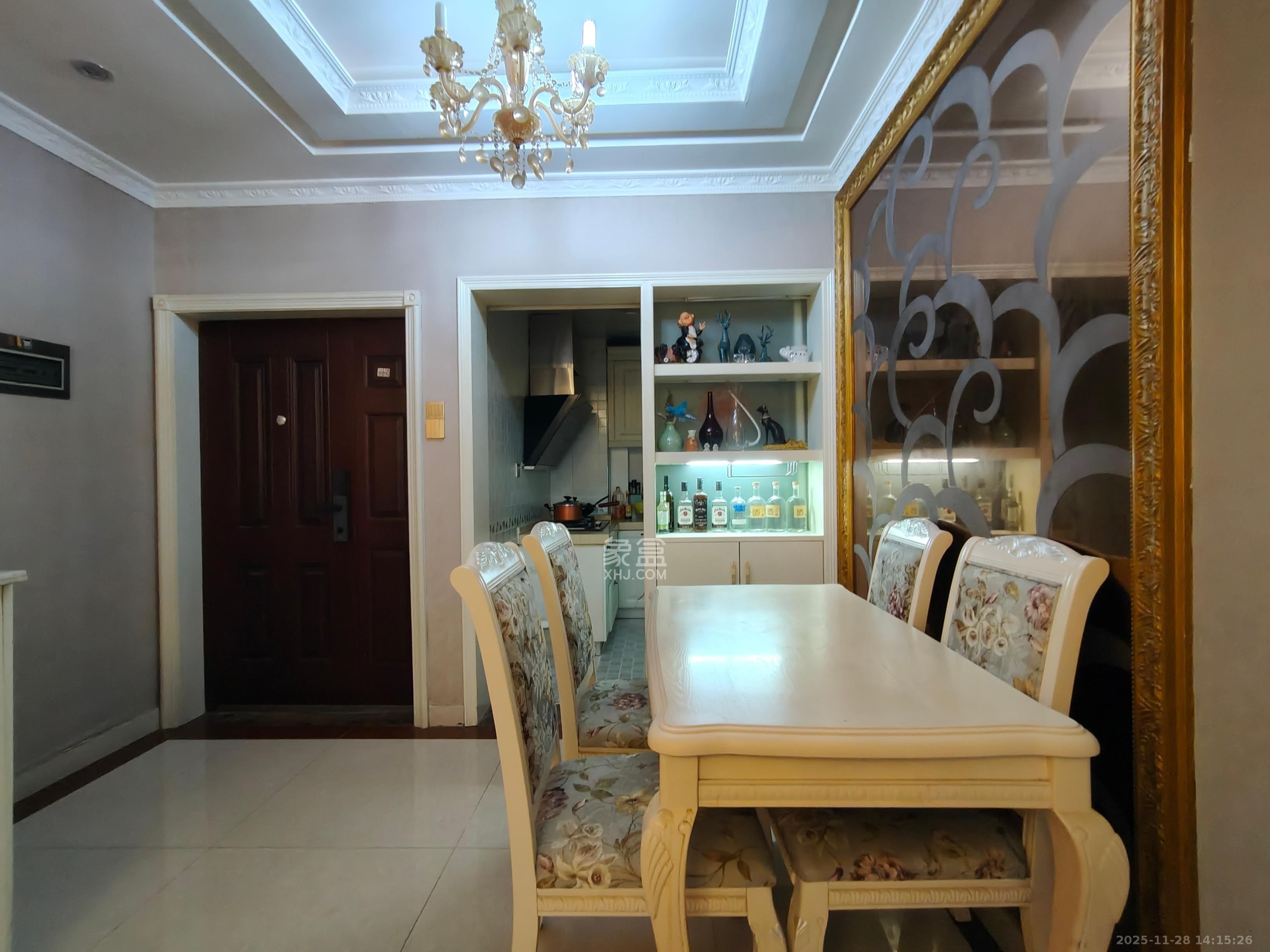 金领家族  2室2厅1卫    2200.0元/月室内图