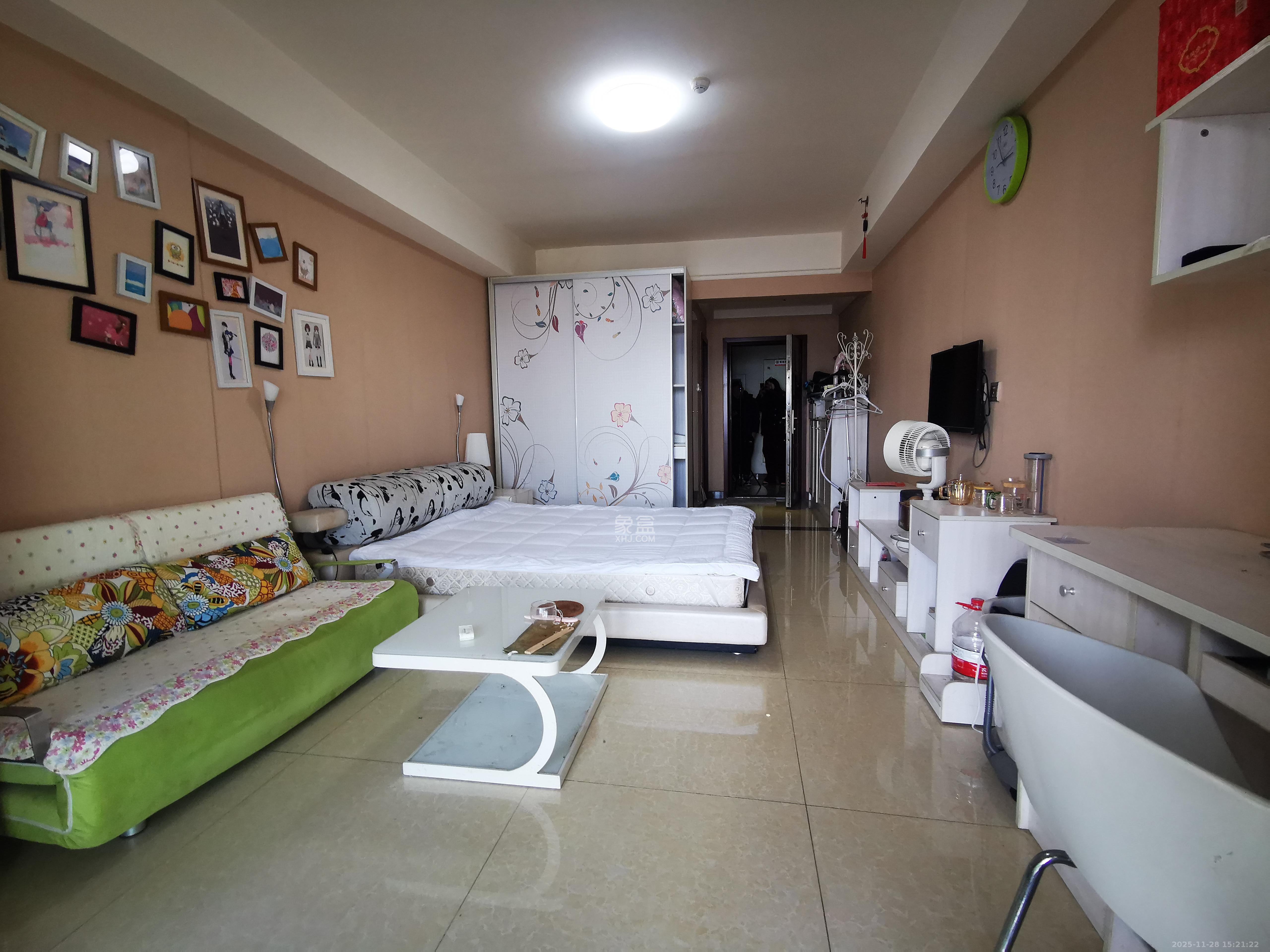 东塘瑞府  1室1厅1卫    2000.0元/月