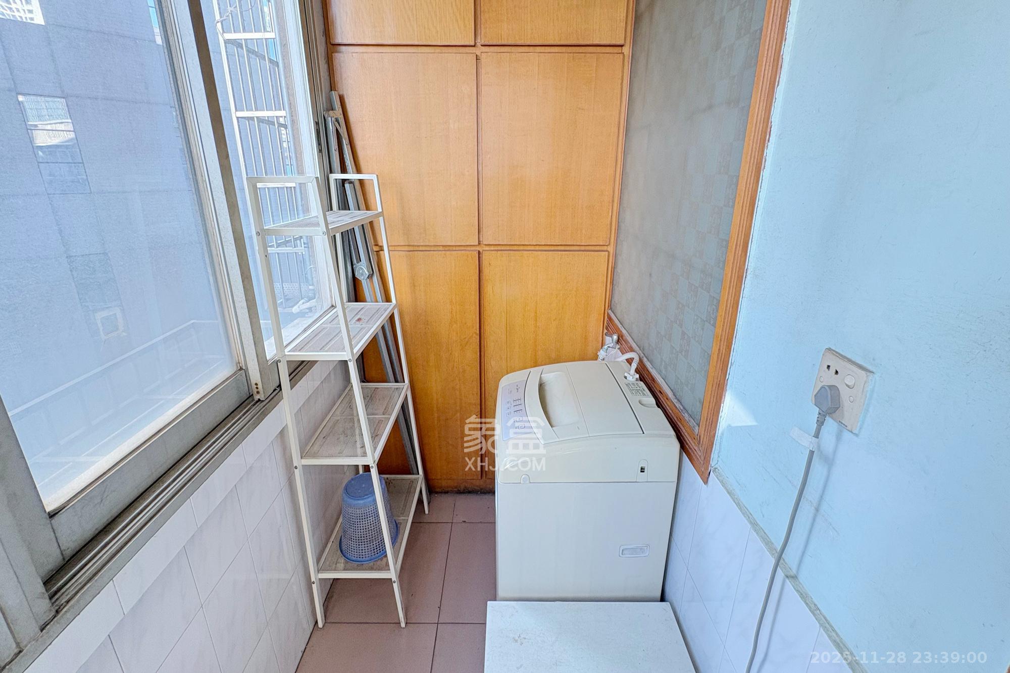 湖南省道路运输管理局 2室1厅1卫 35.0万 湖南省道路运输管理局 2室1厅1卫 35.0万阳台